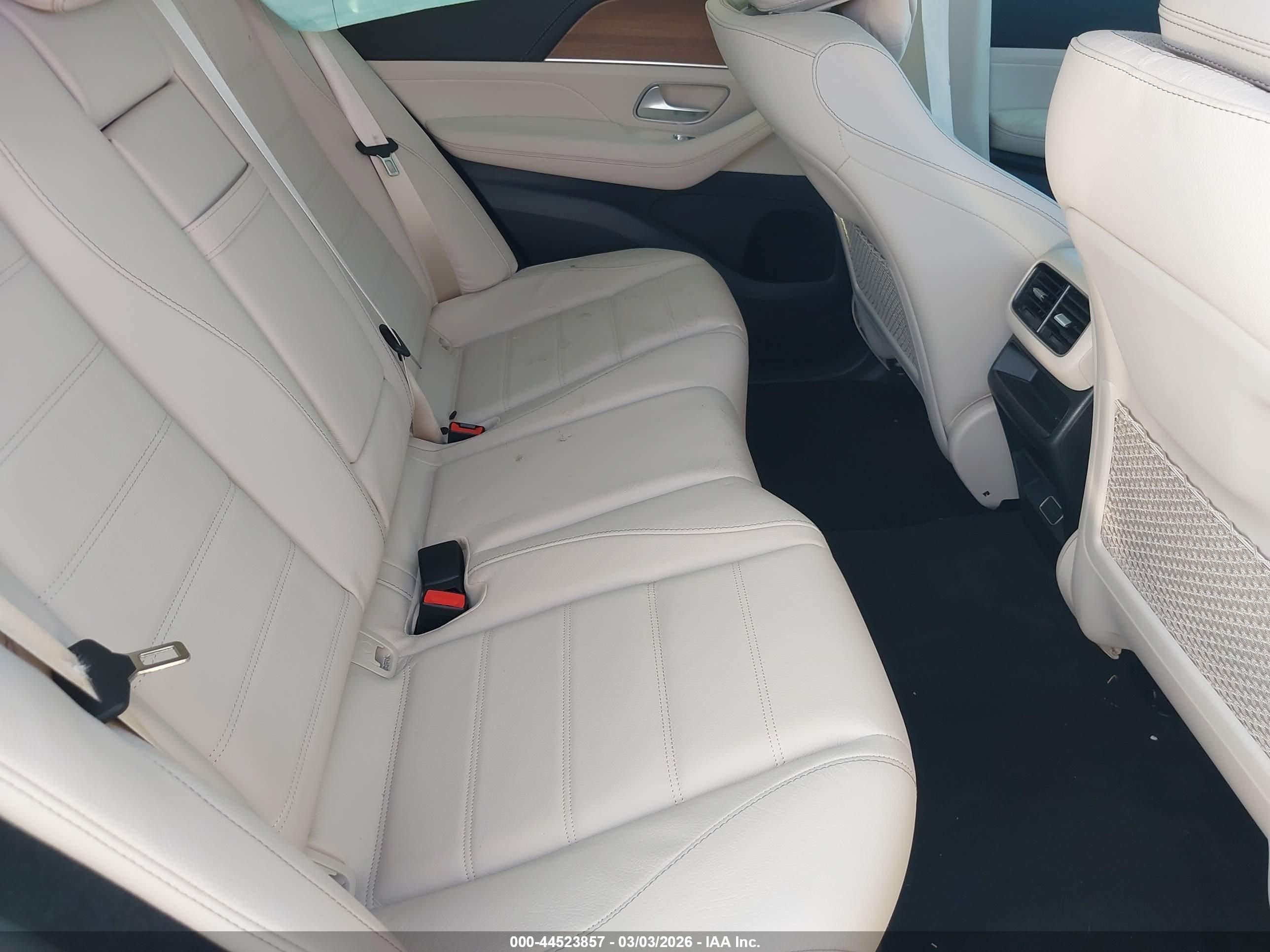 MERCEDES-BENZ GLE image 8