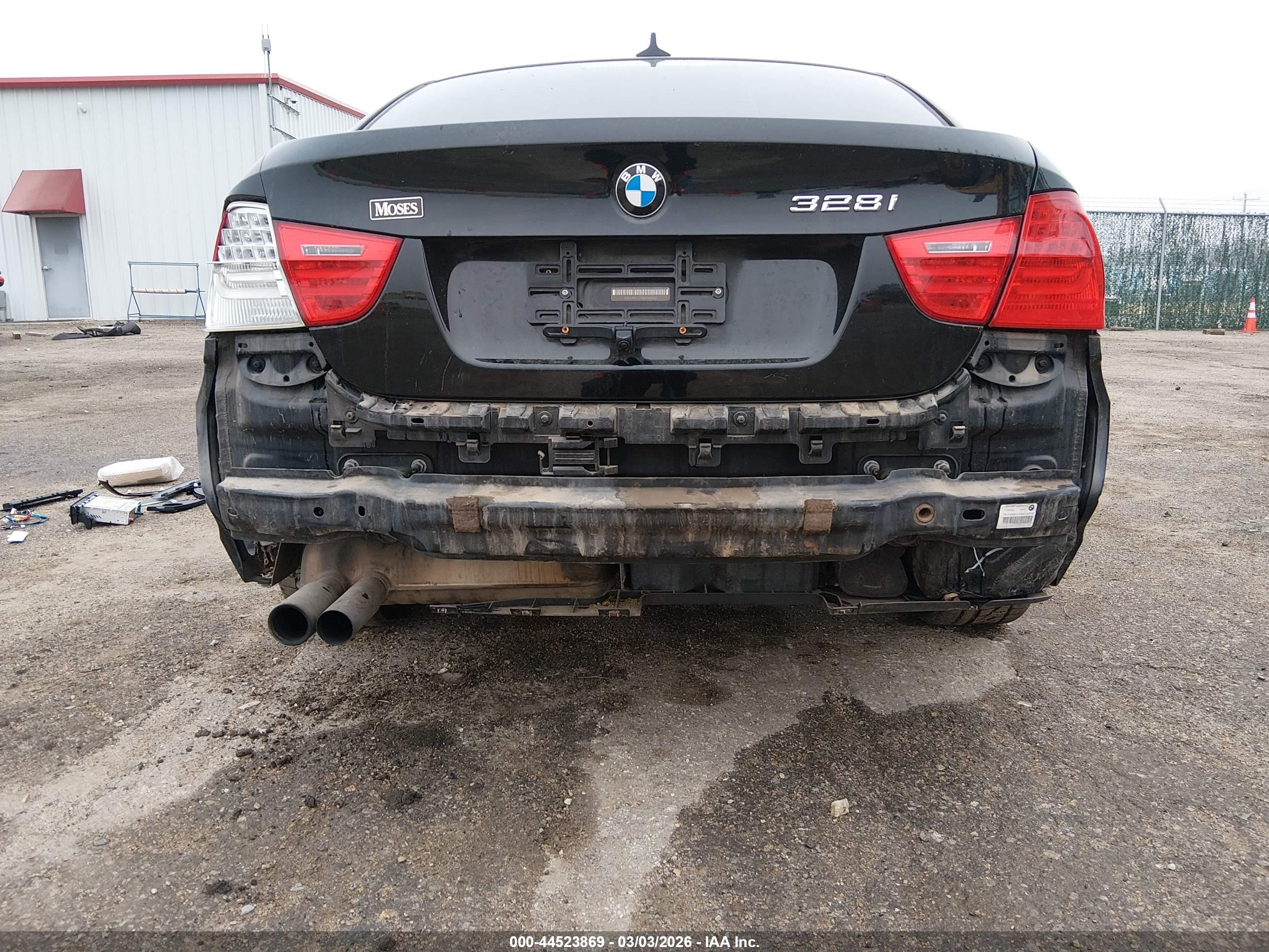 BMW 328I image 6
