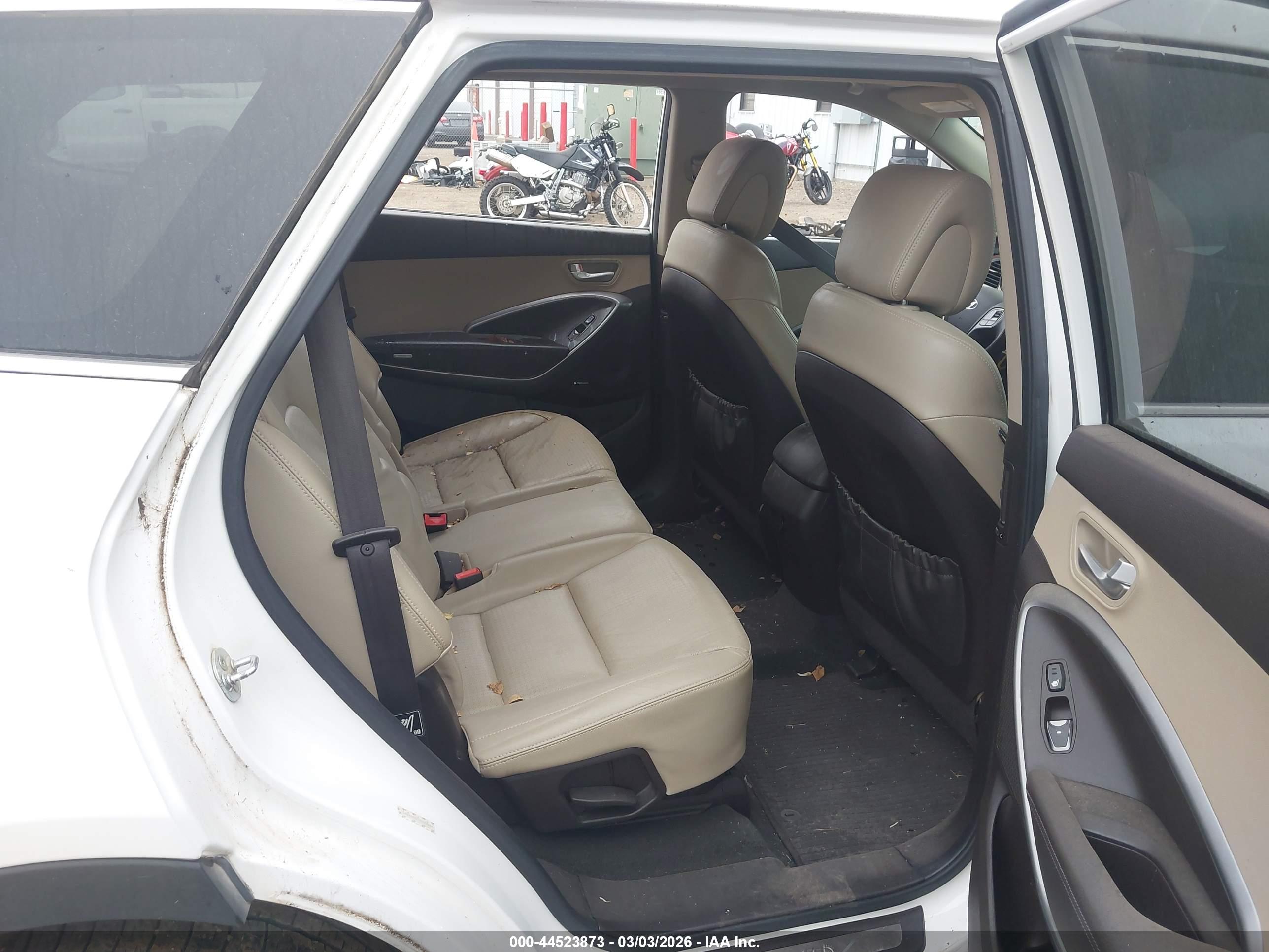 HYUNDAI SANTA image 8