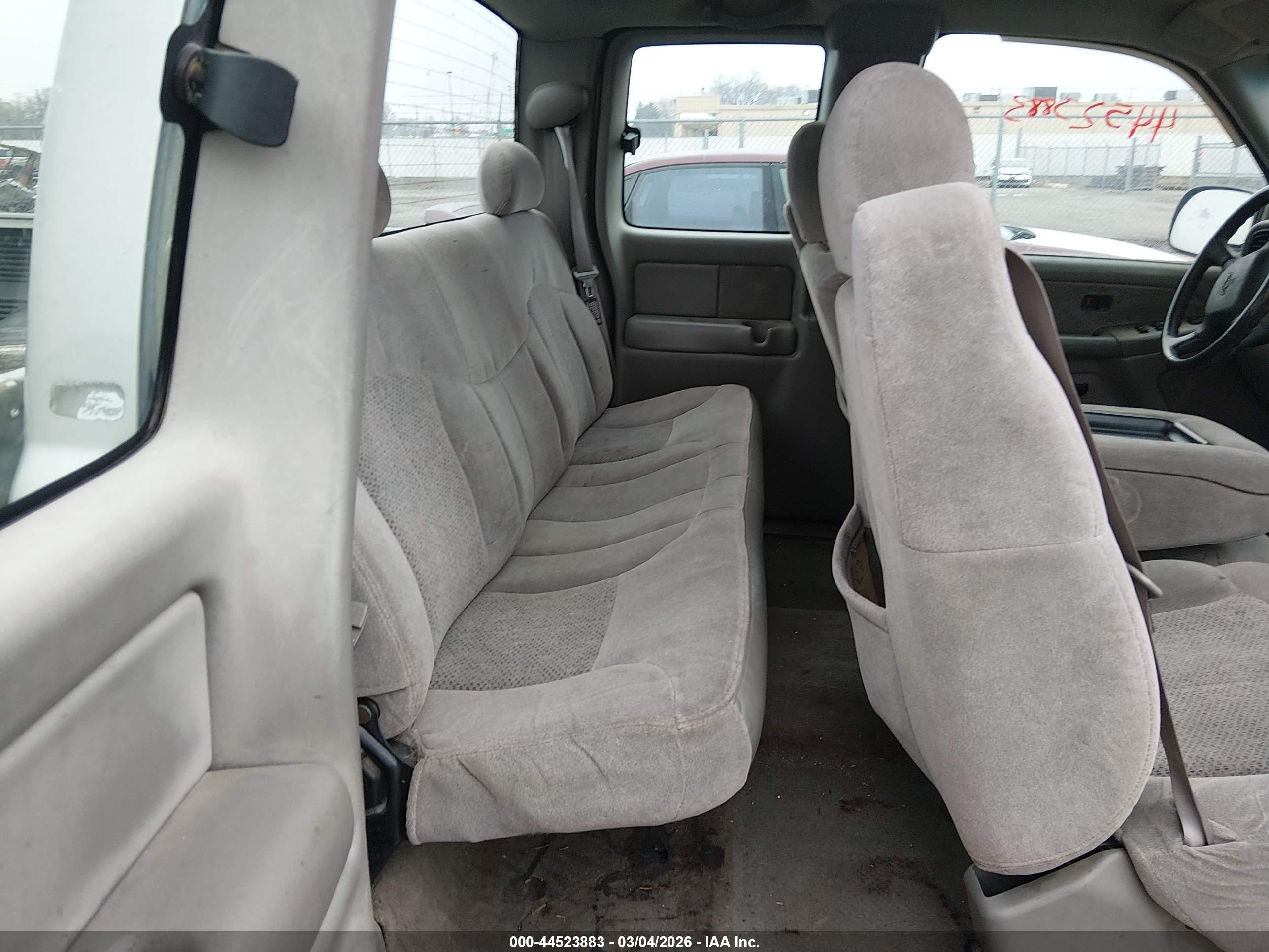 CHEVROLET SILVERADO image 8