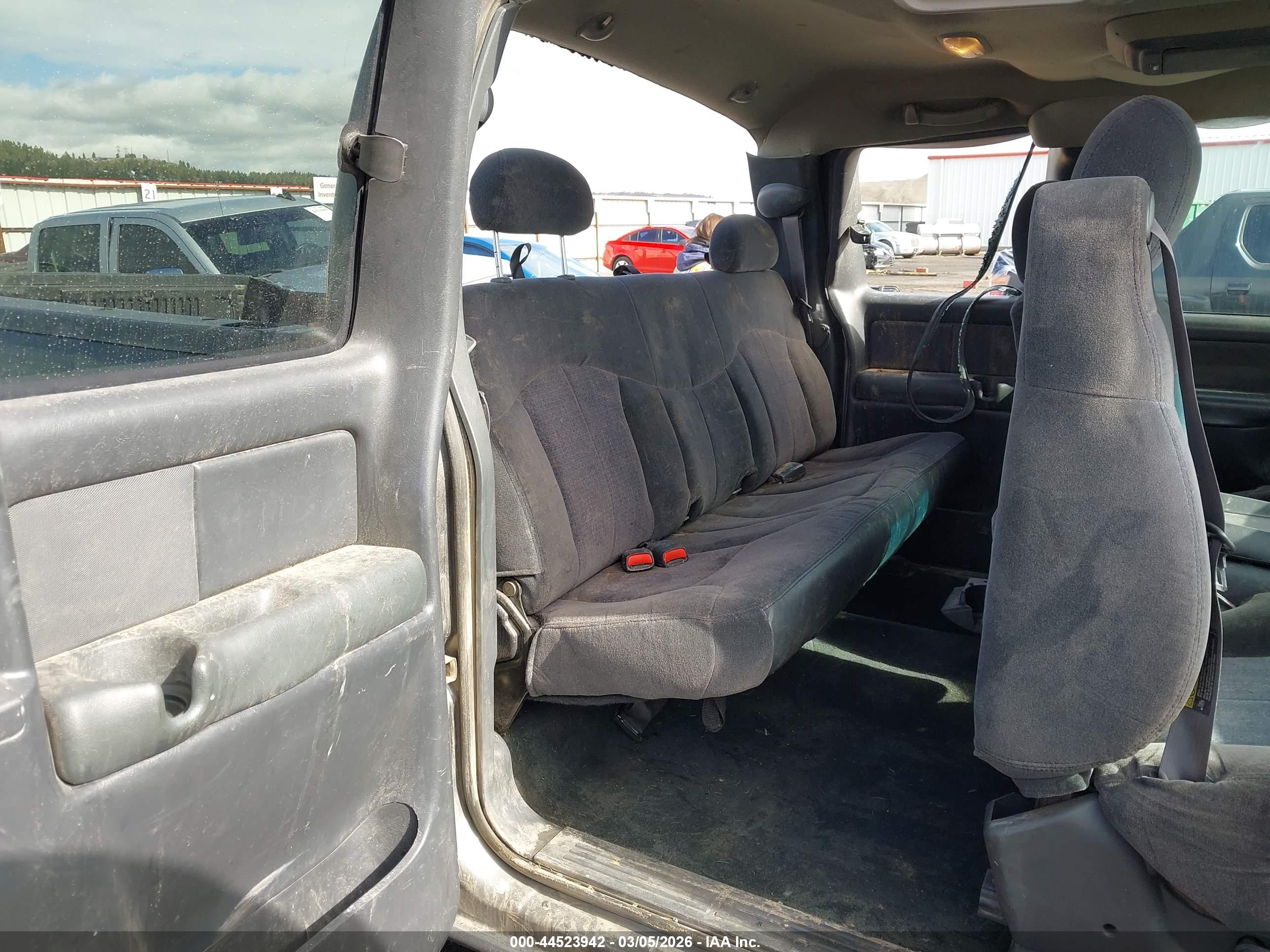 CHEVROLET SILVERADO image 8