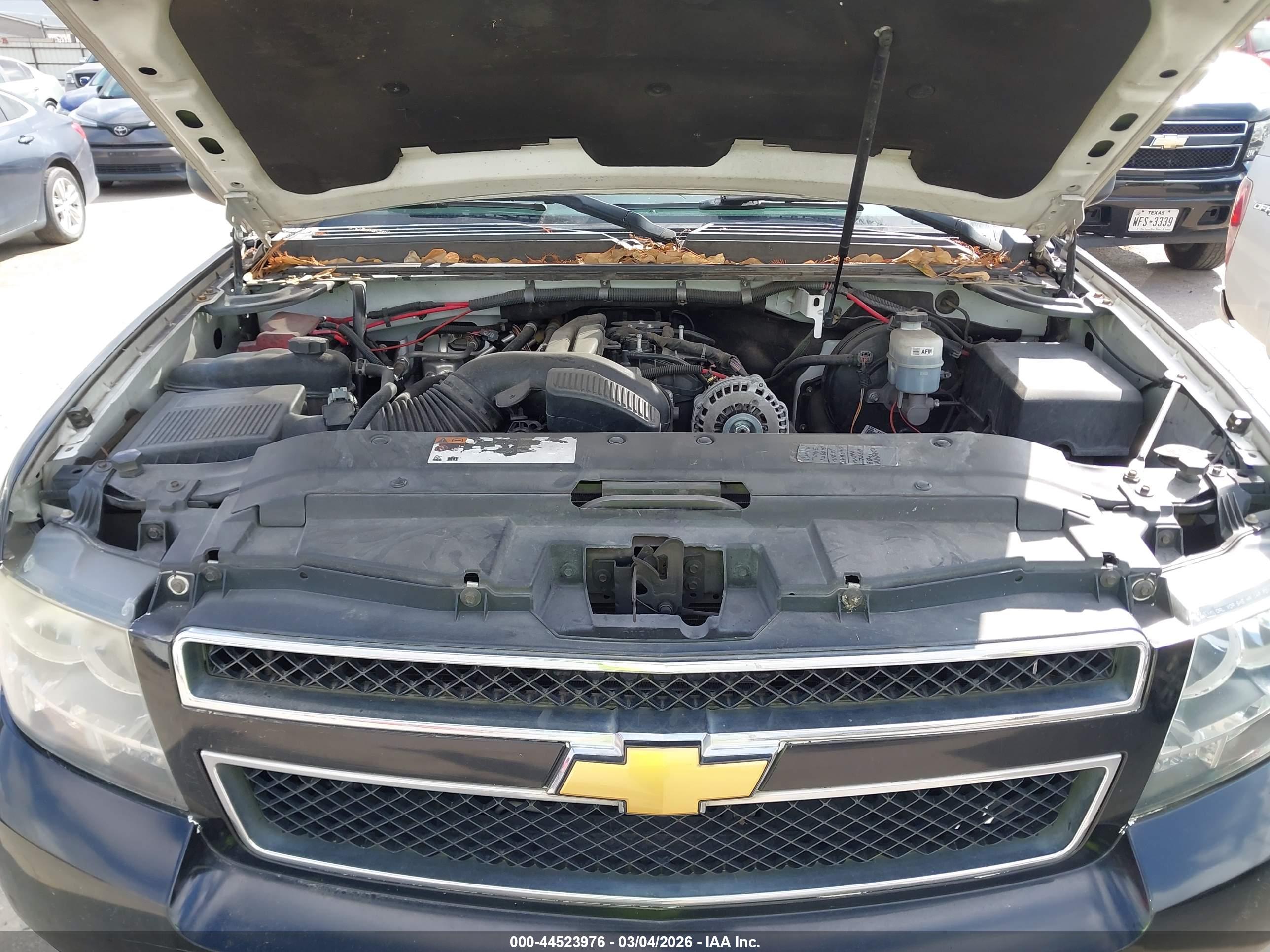 CHEVROLET TAHOE image 10
