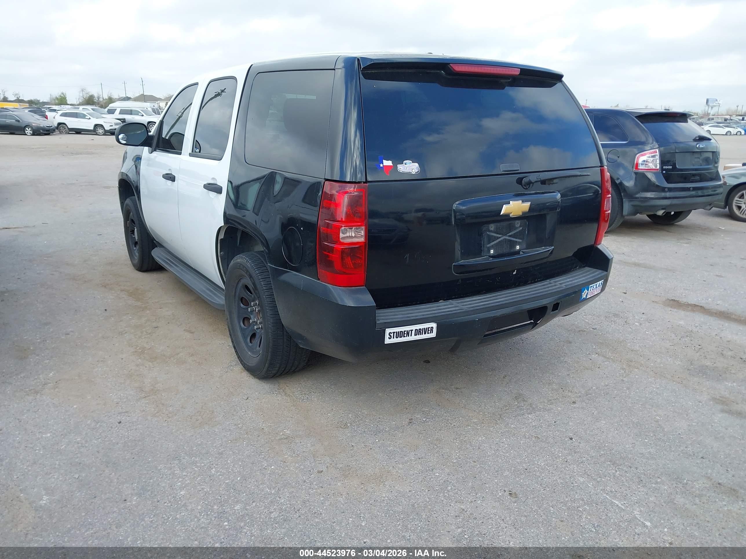 CHEVROLET TAHOE image 3