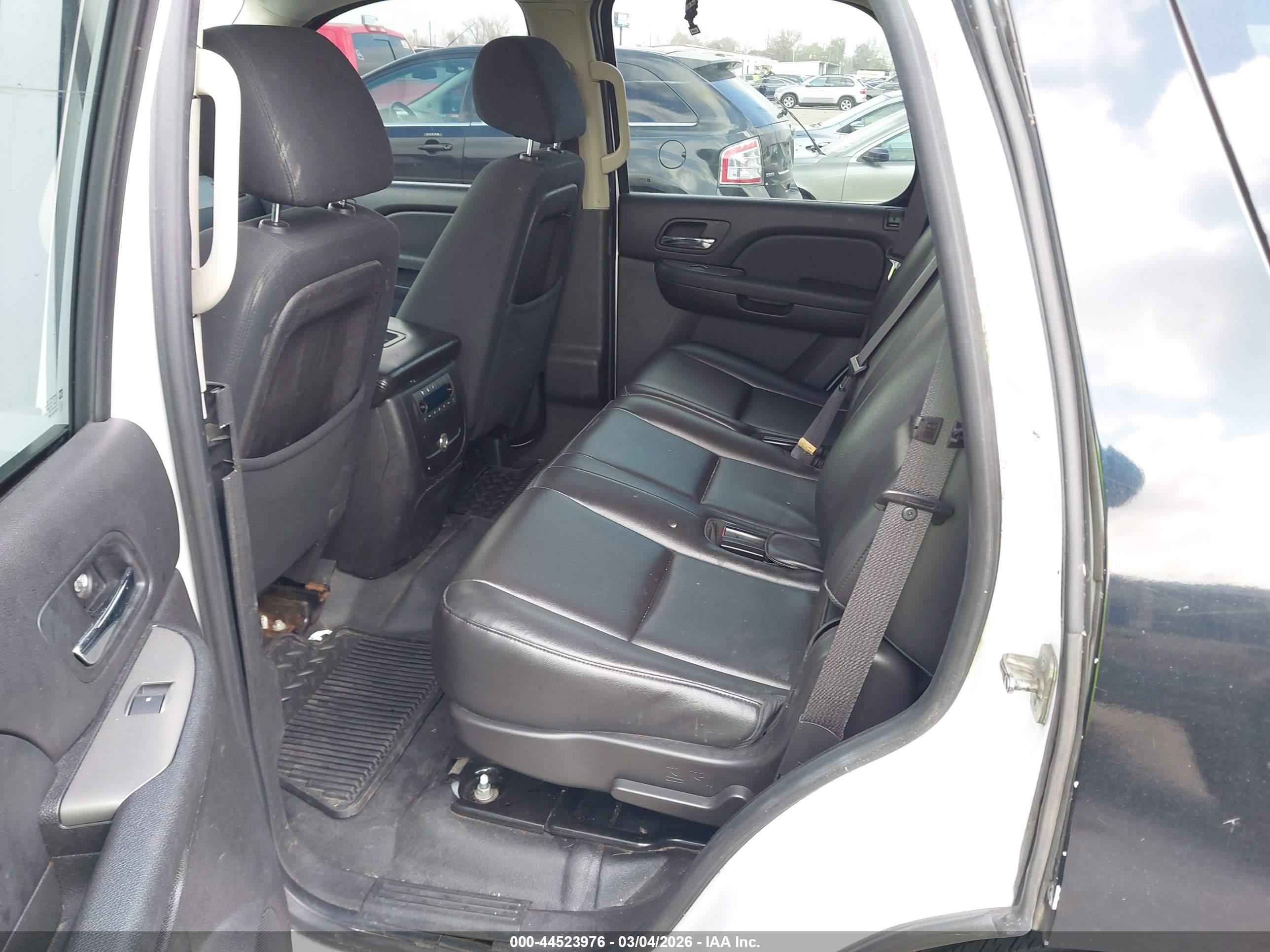 CHEVROLET TAHOE image 8