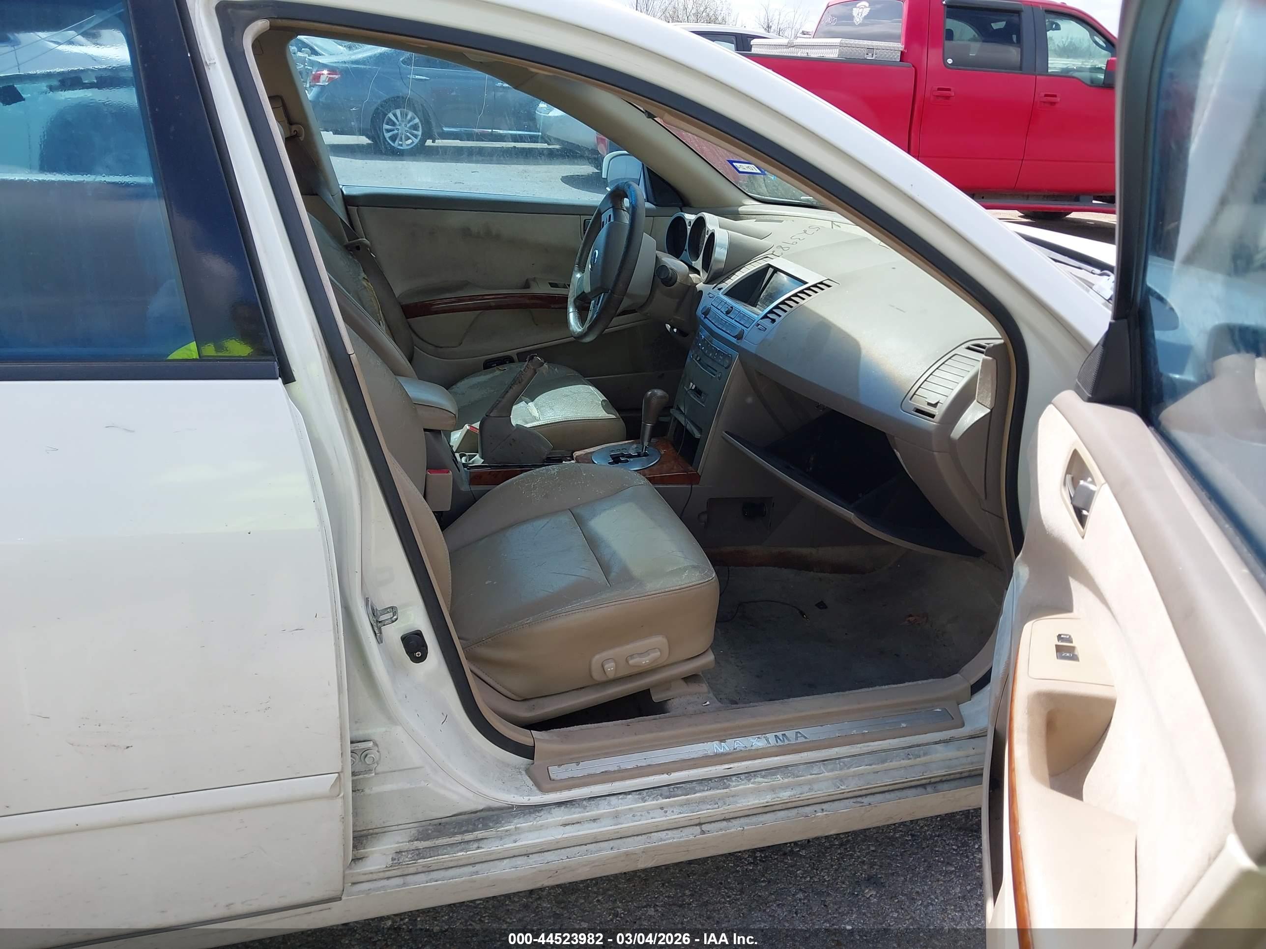 NISSAN MAXIMA image 5
