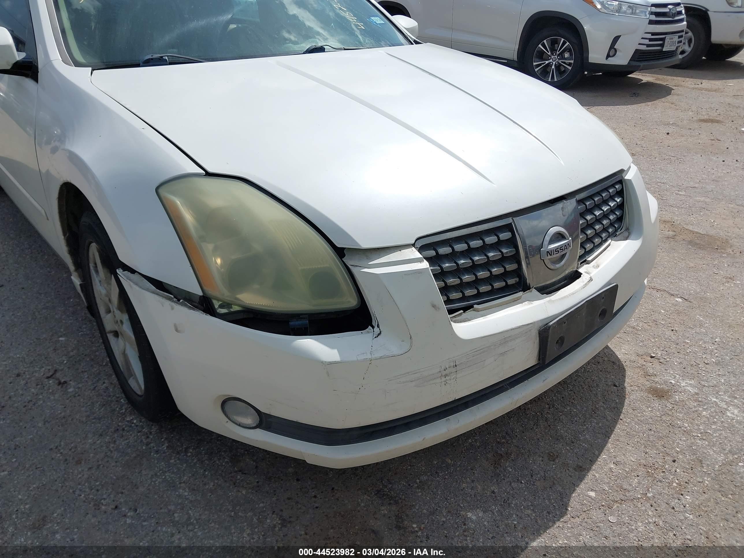 NISSAN MAXIMA image 6