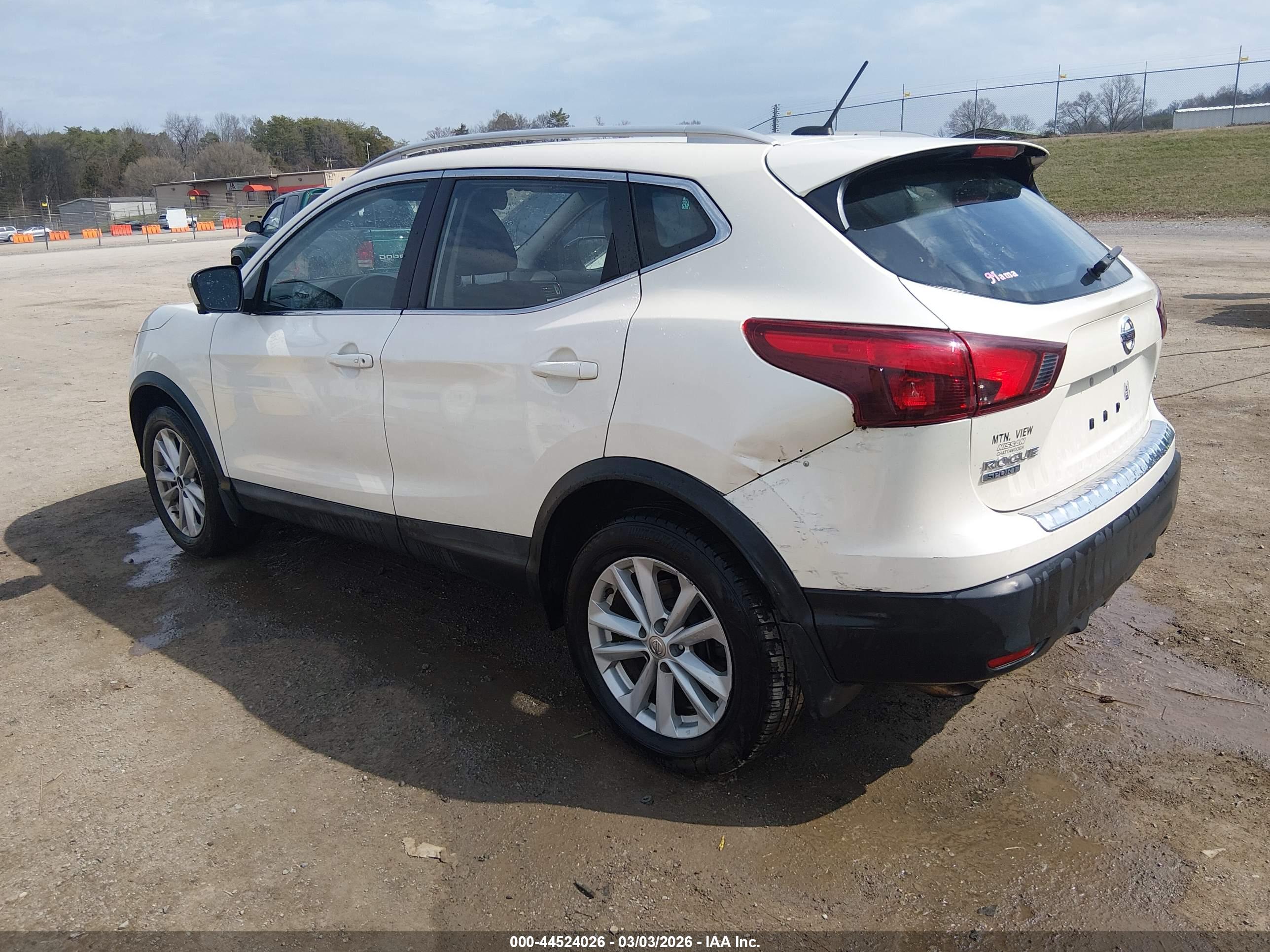 NISSAN ROGUE image 3