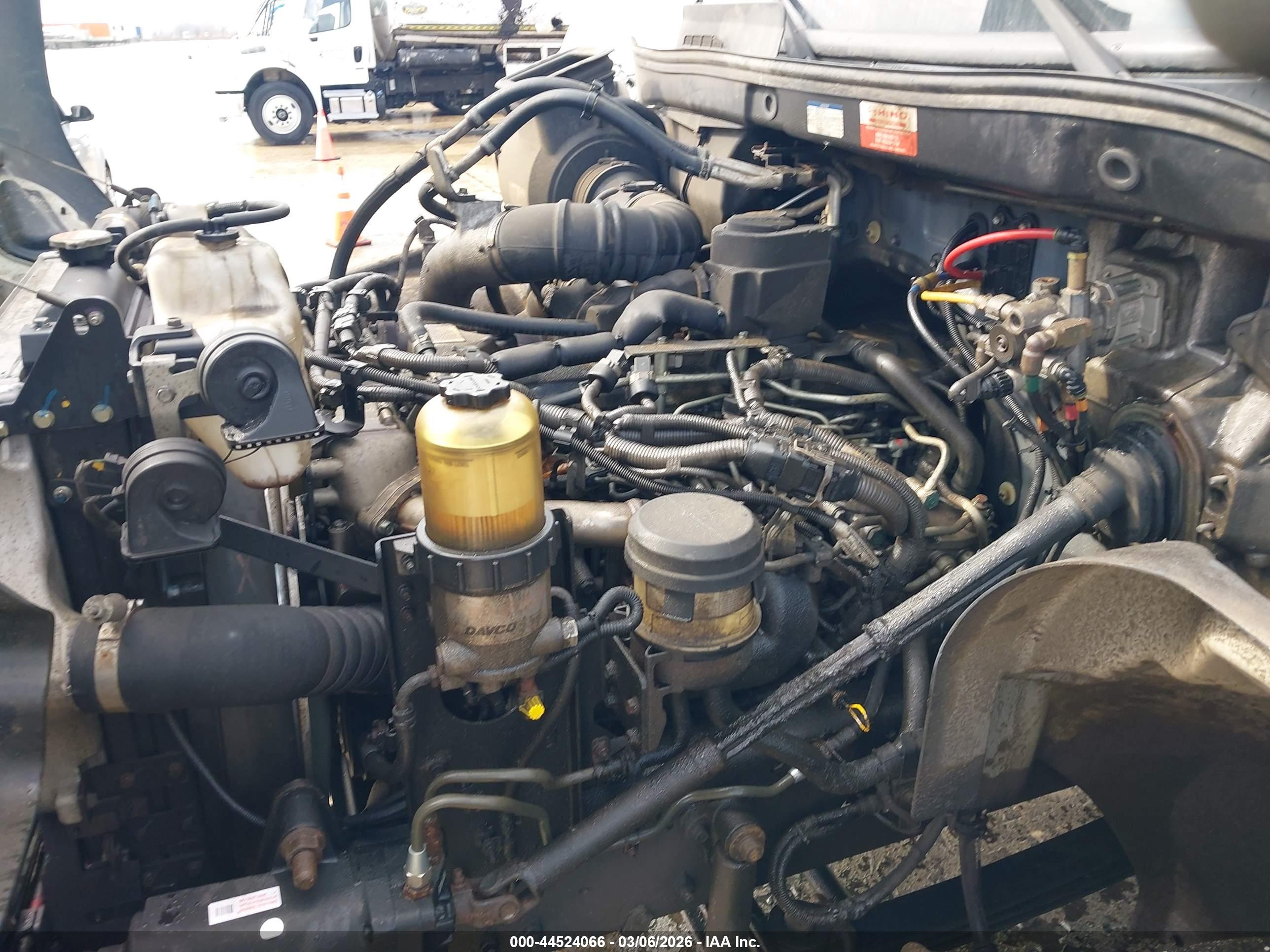 HINO 238/258/268 image 10