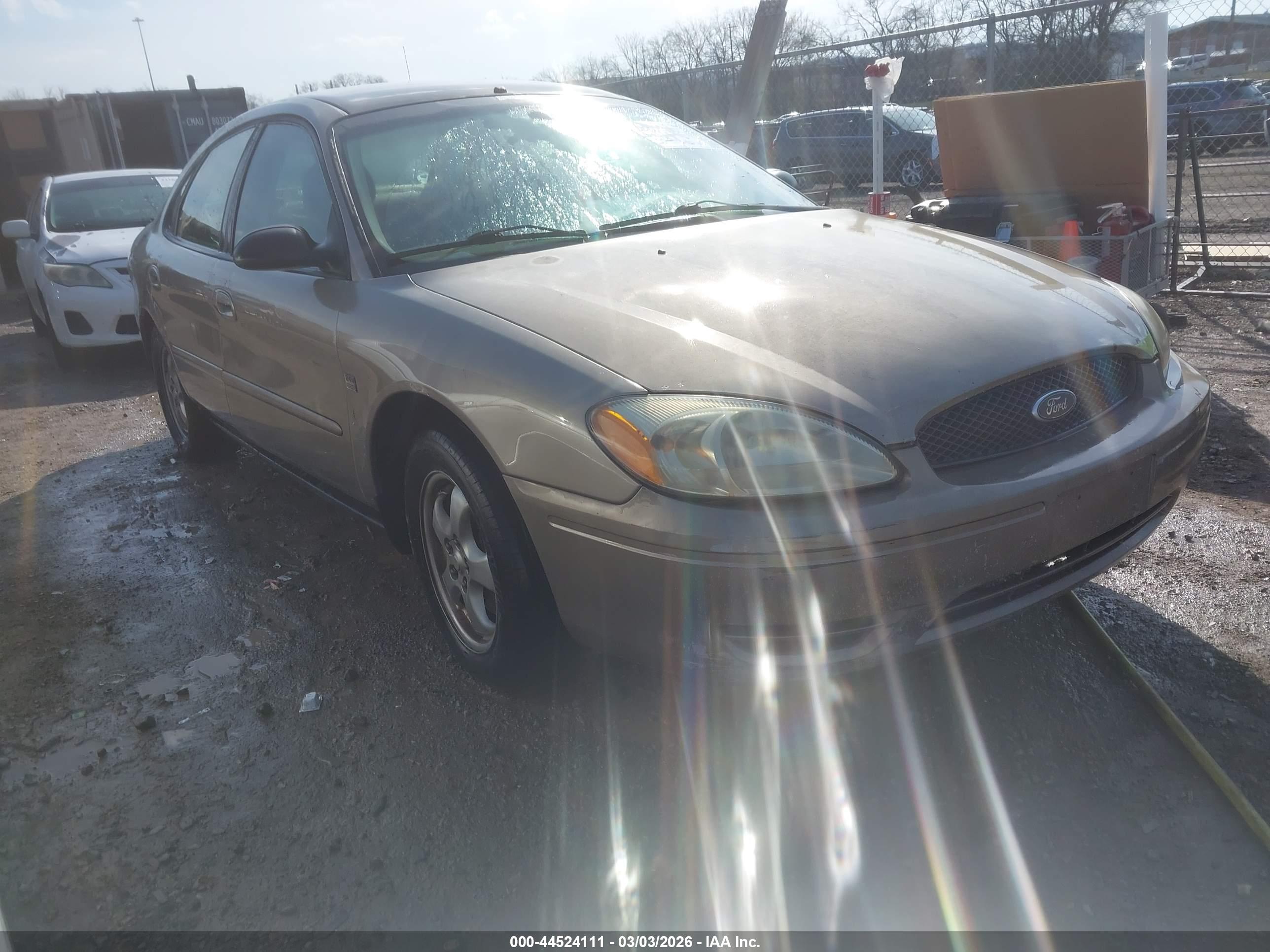 FORD TAURUS image 6