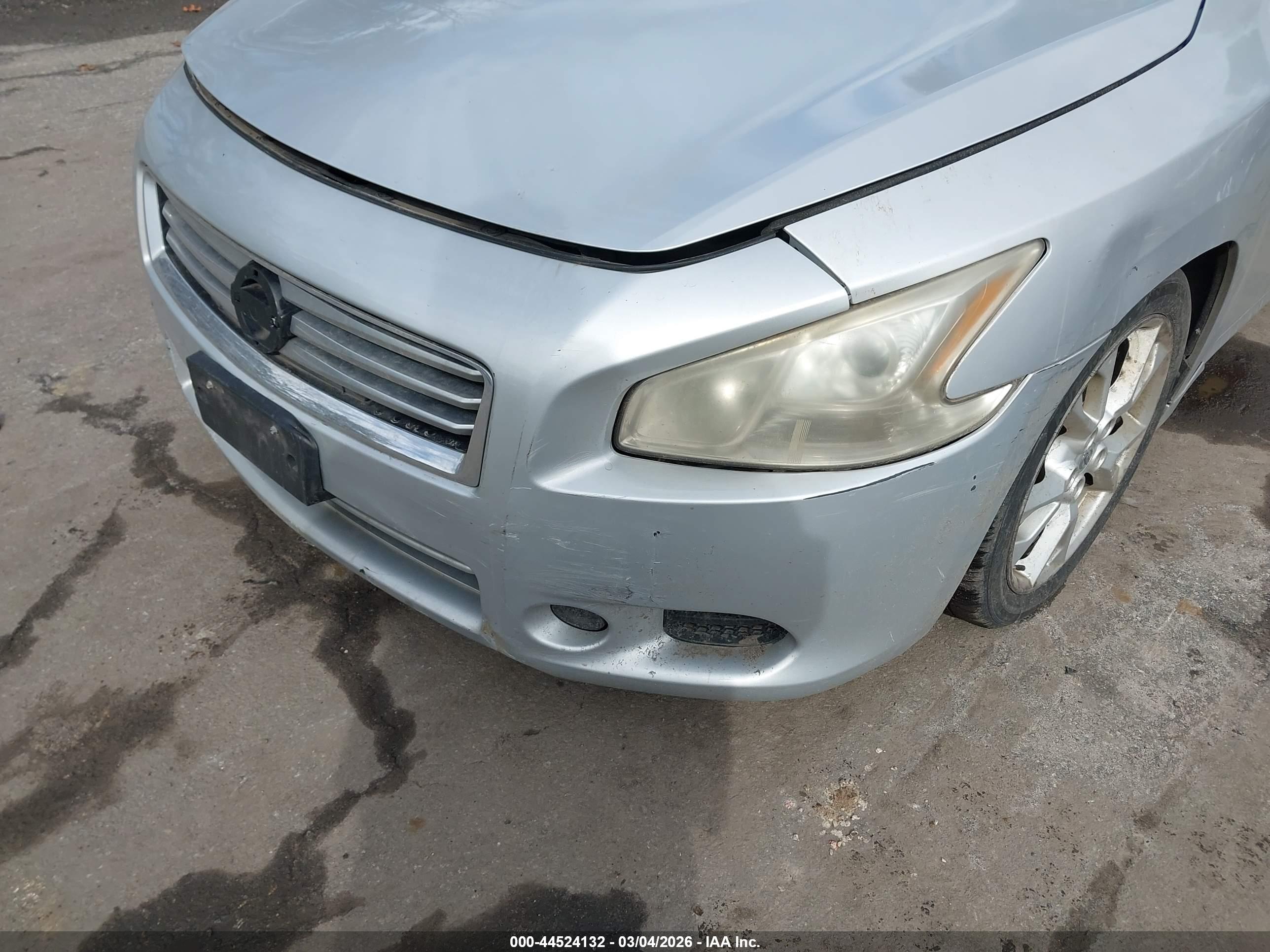 NISSAN MAXIMA image 6