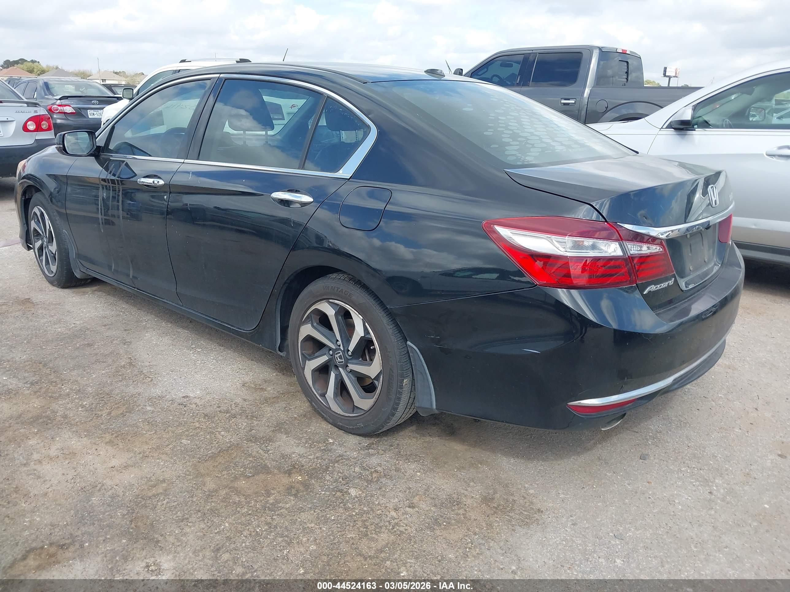 HONDA ACCORD image 3