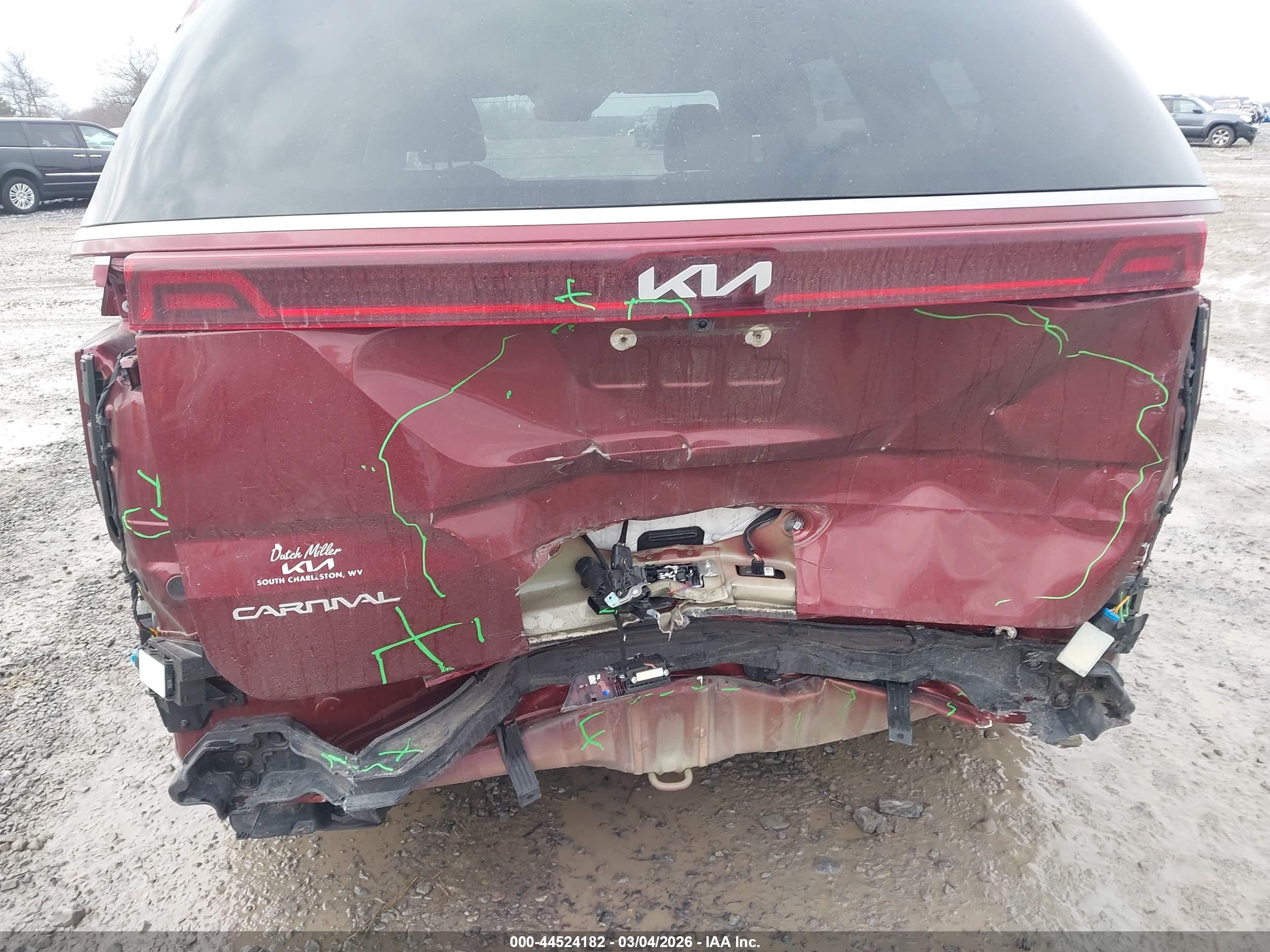 KIA CARNIVAL image 6