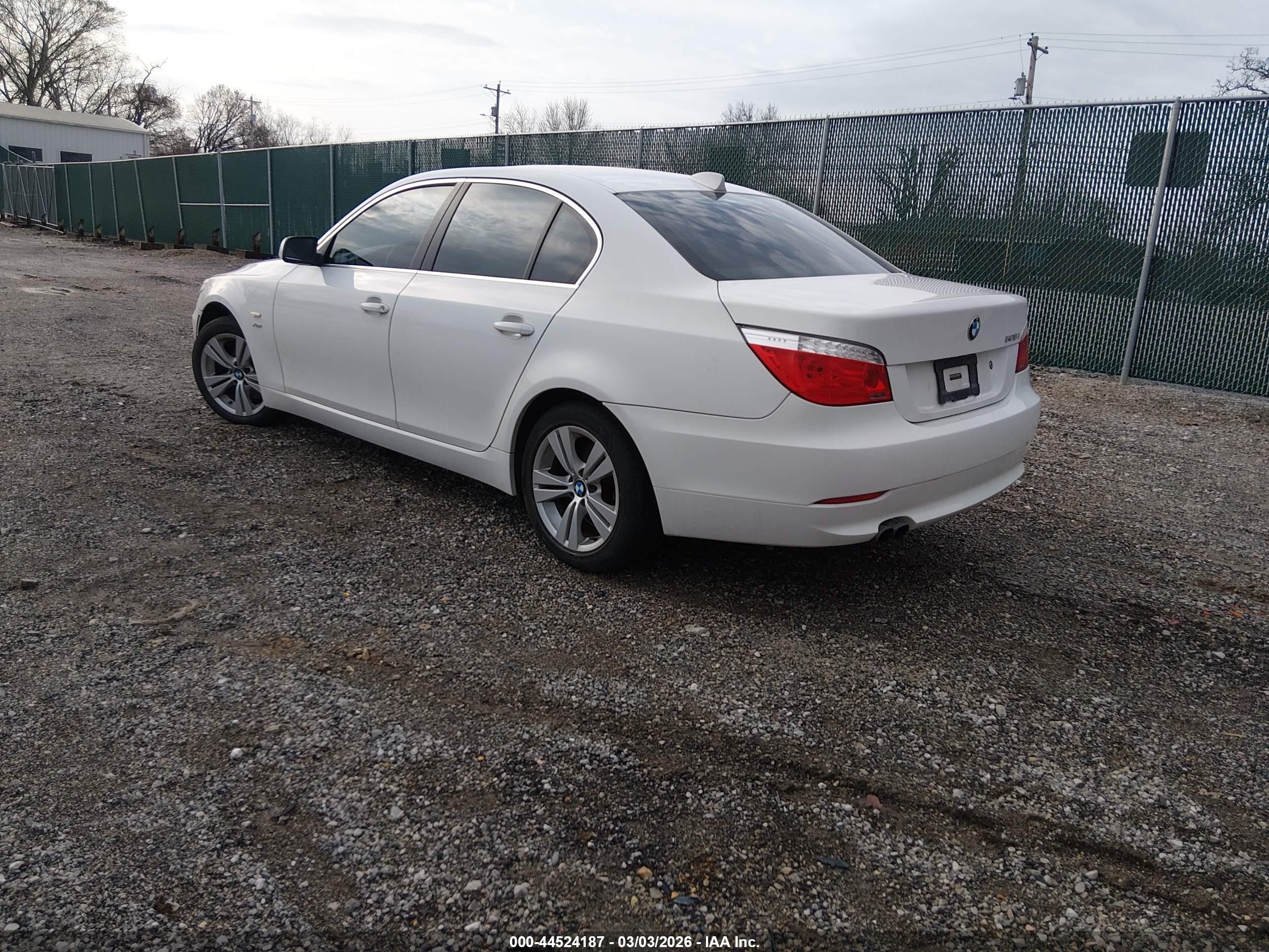 BMW 528I image 3