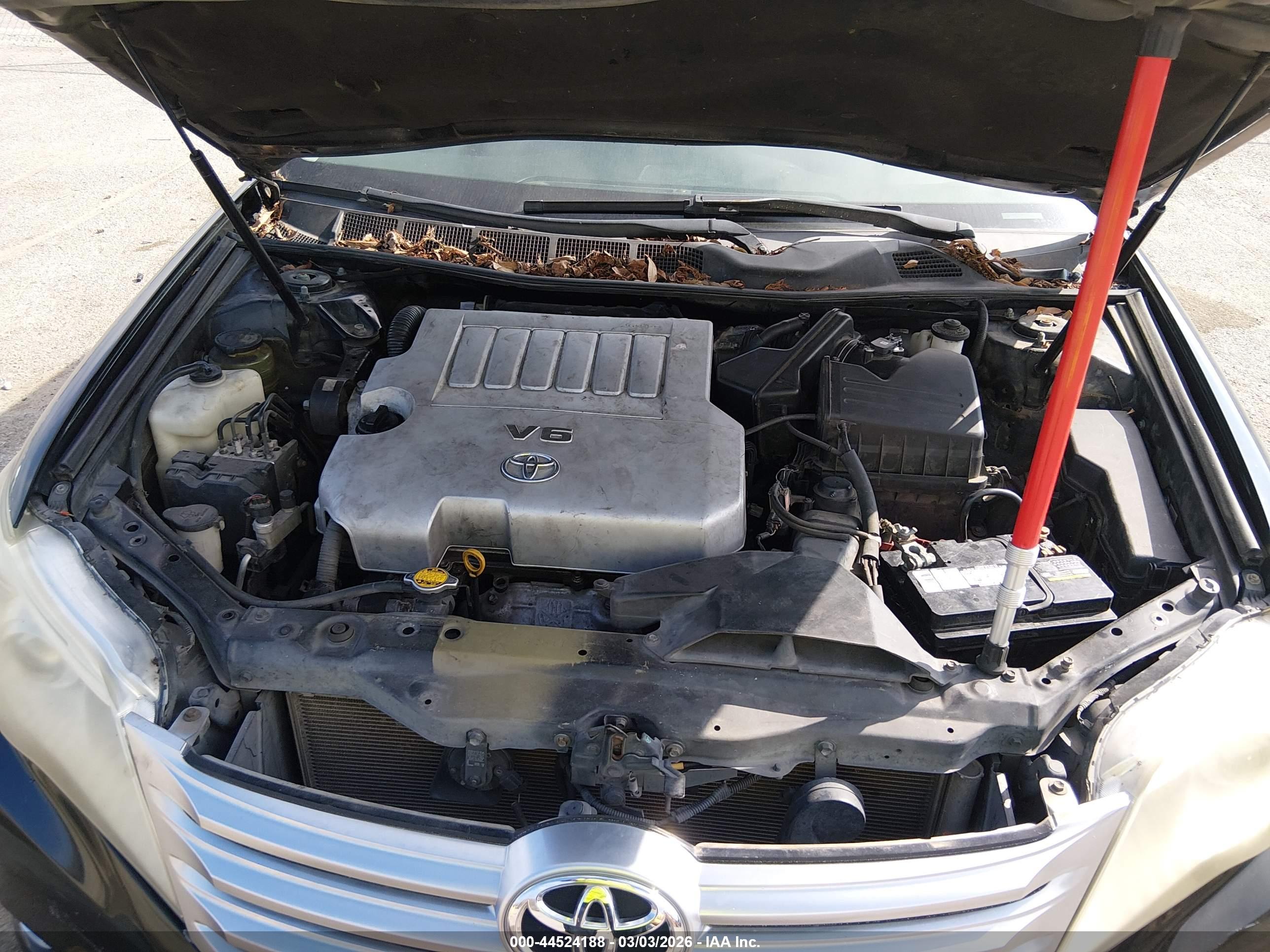 TOYOTA AVALON image 10