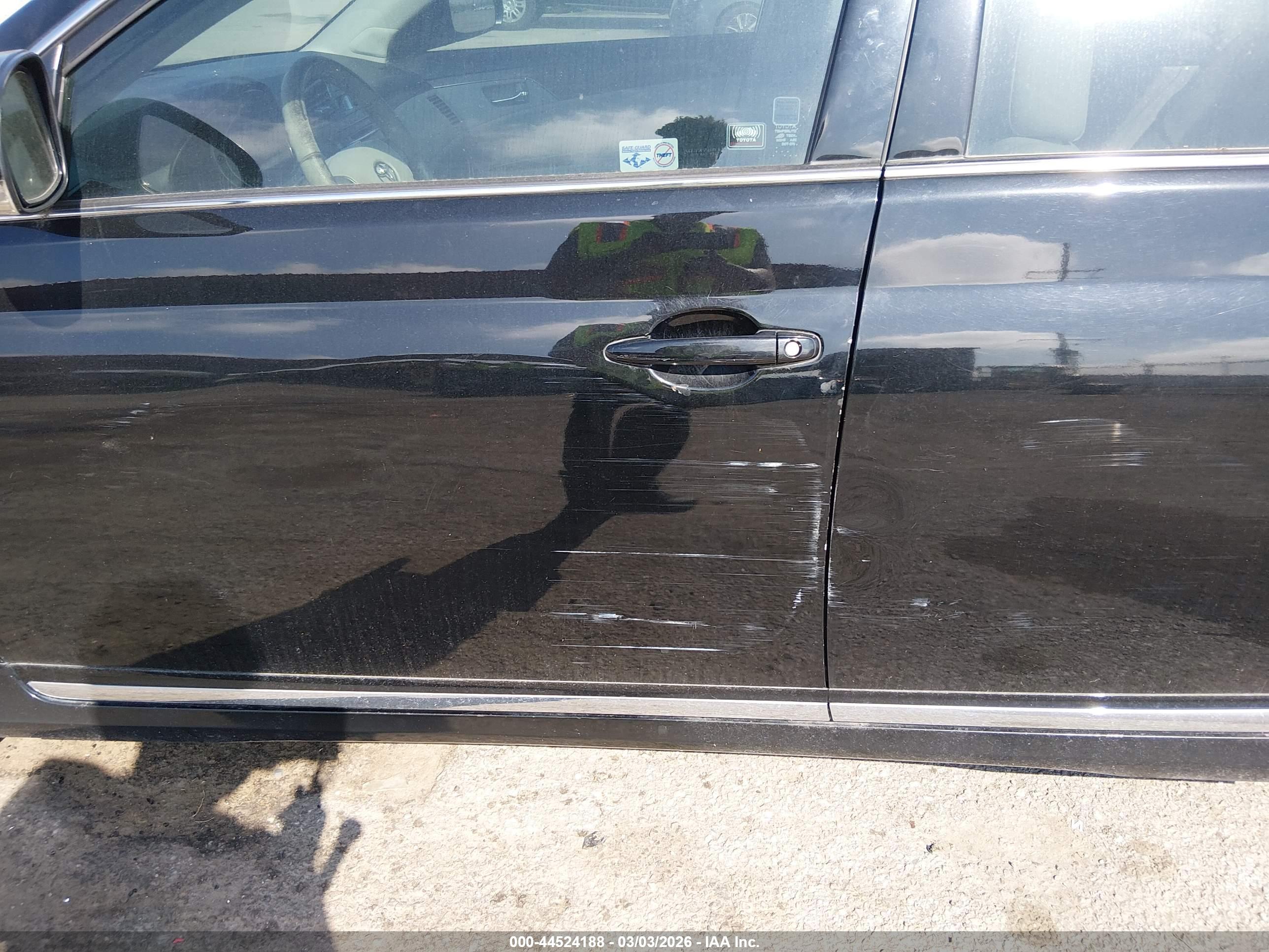 TOYOTA AVALON image 6