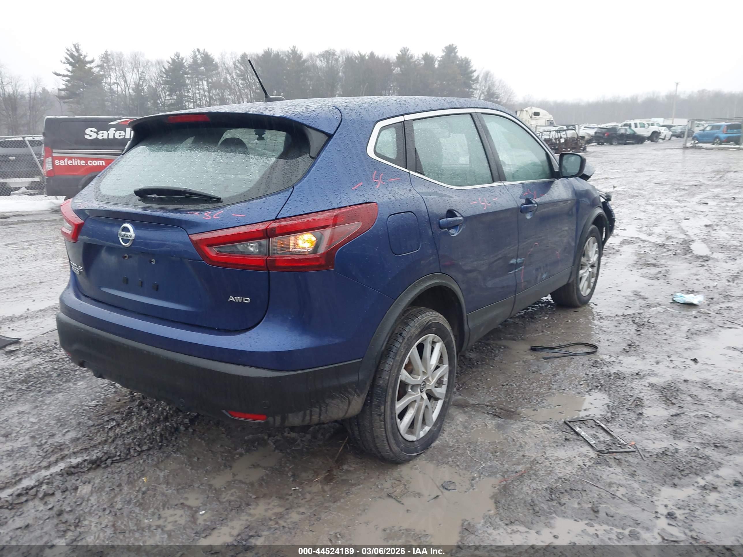 NISSAN ROGUE image 4