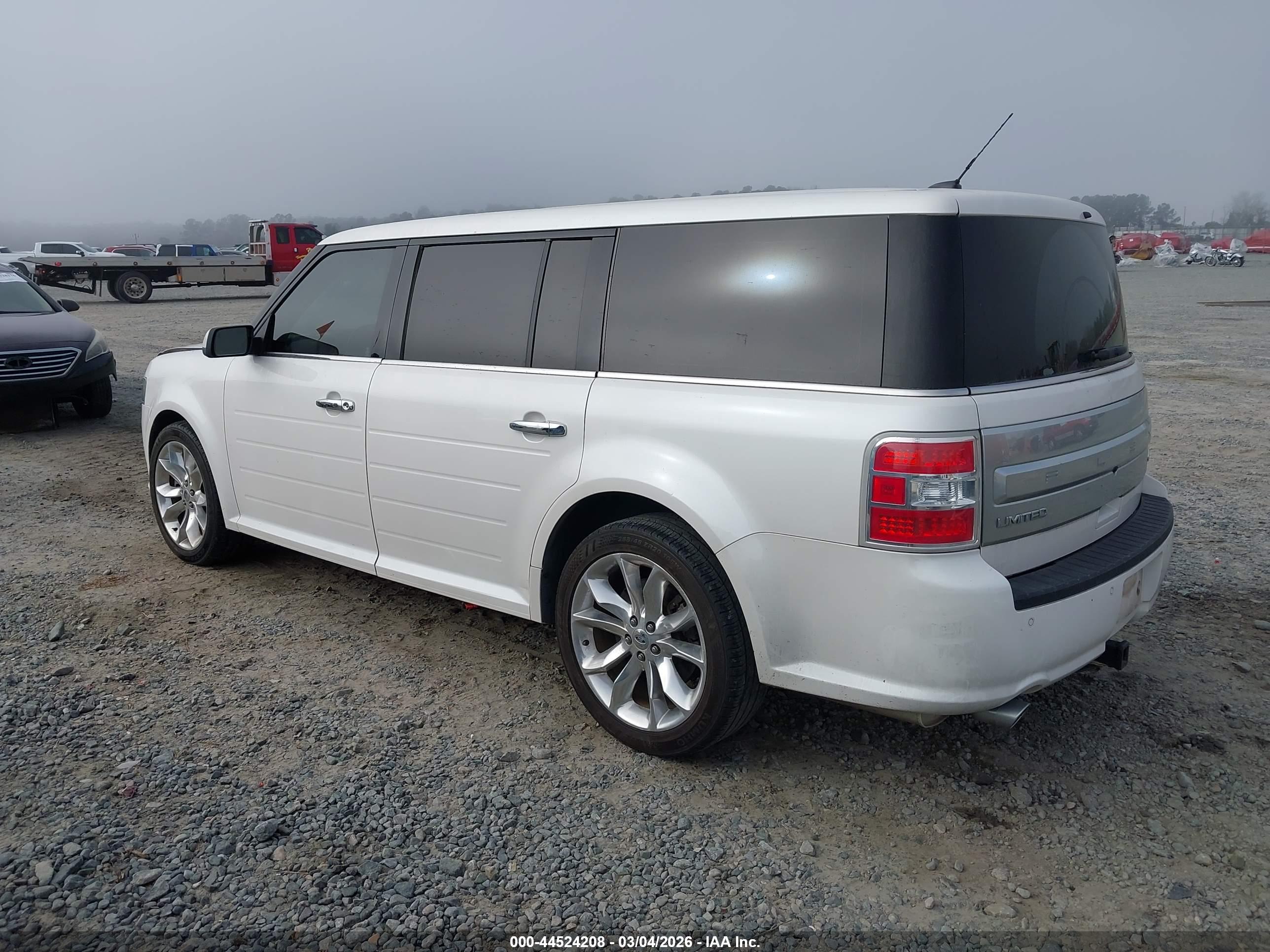 FORD FLEX image 3