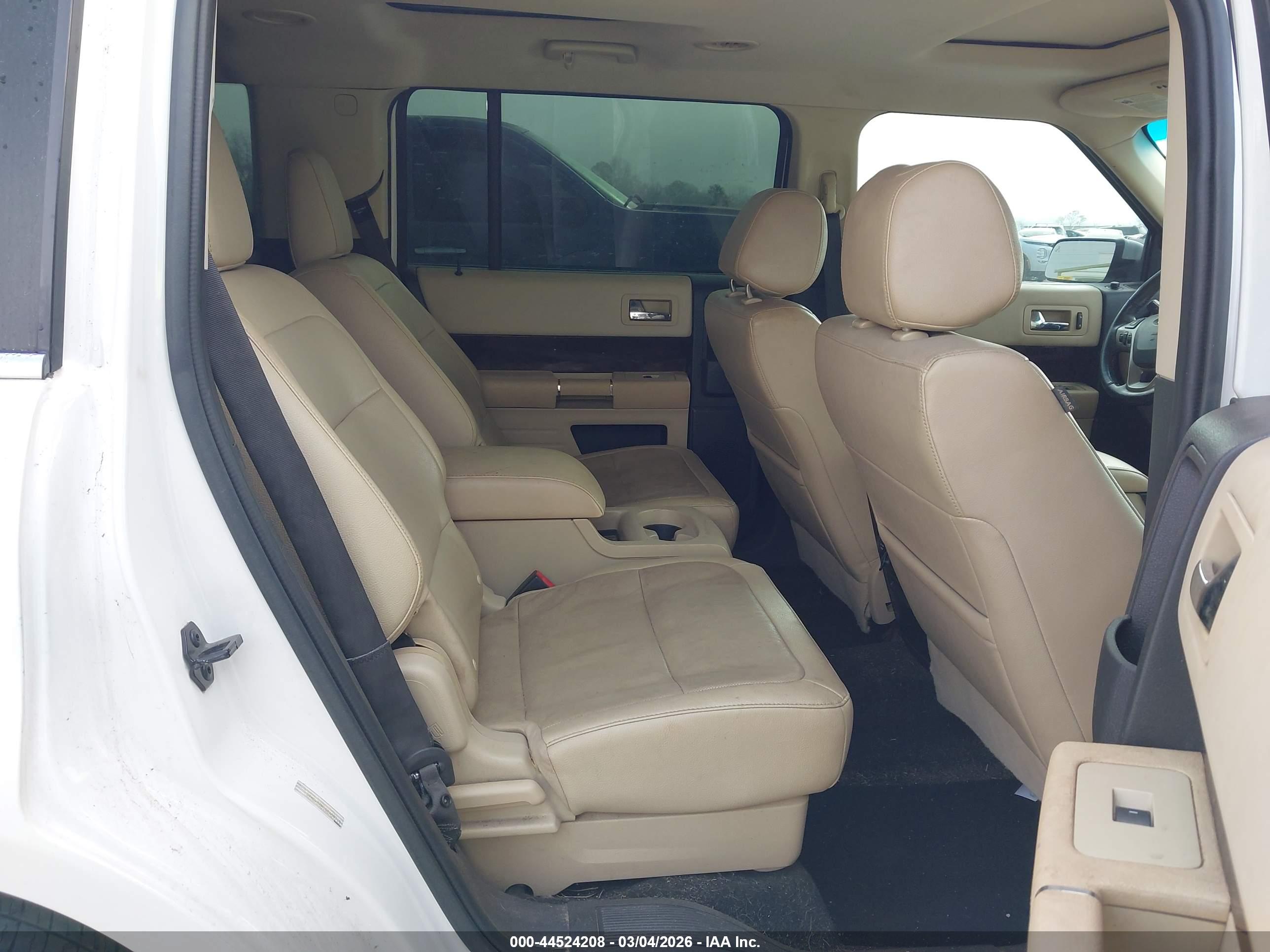 FORD FLEX image 8