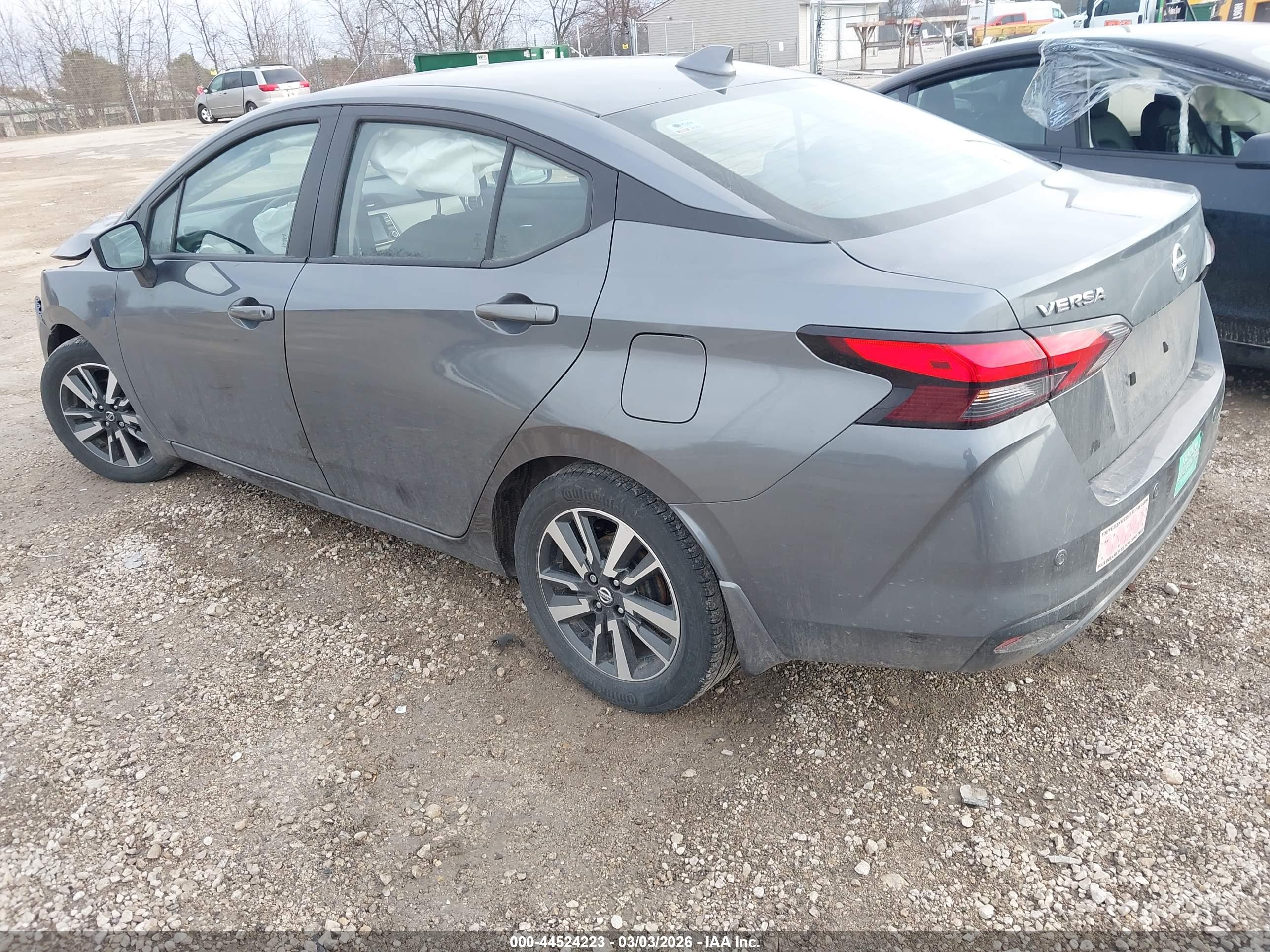 NISSAN VERSA image 3