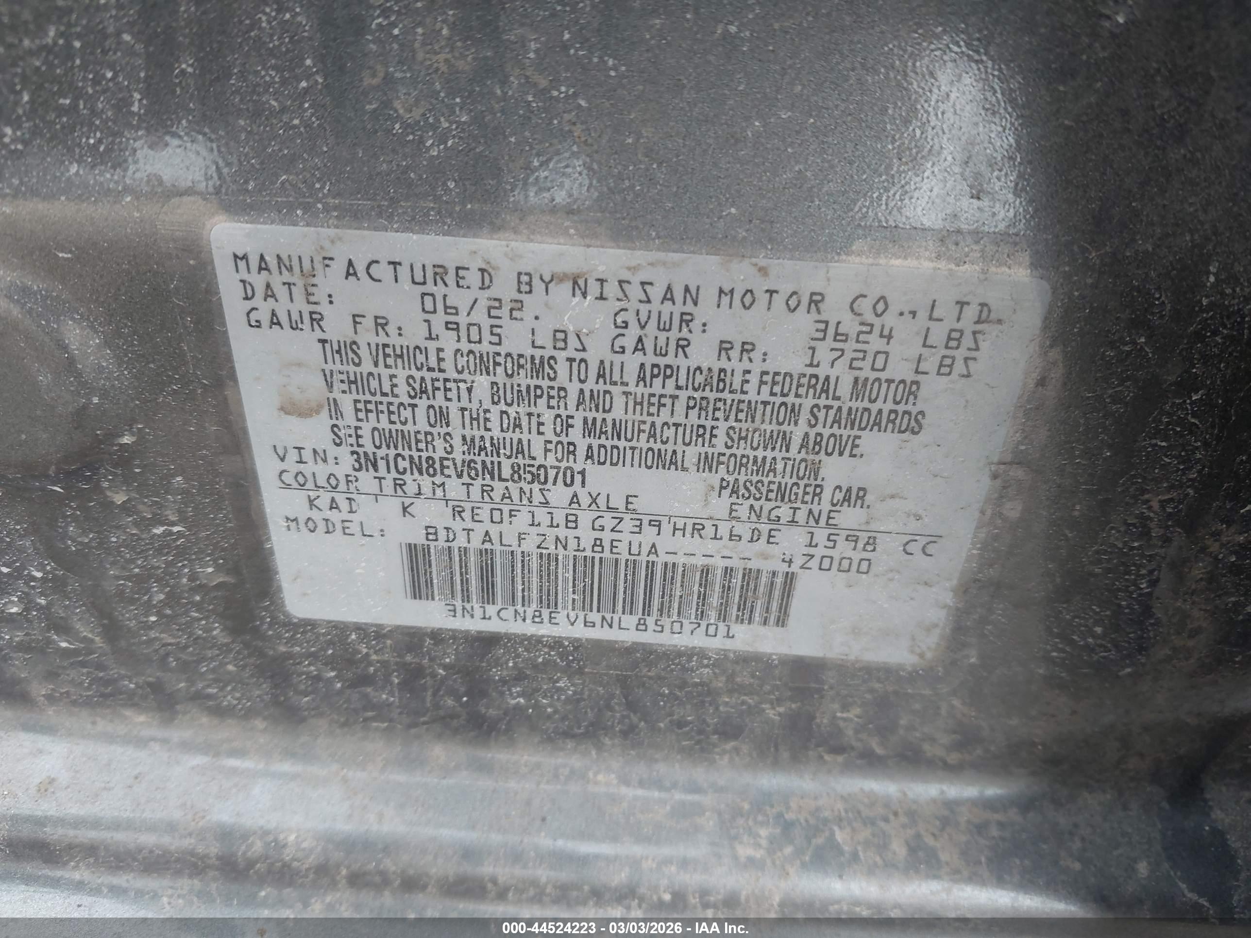 NISSAN VERSA image 9