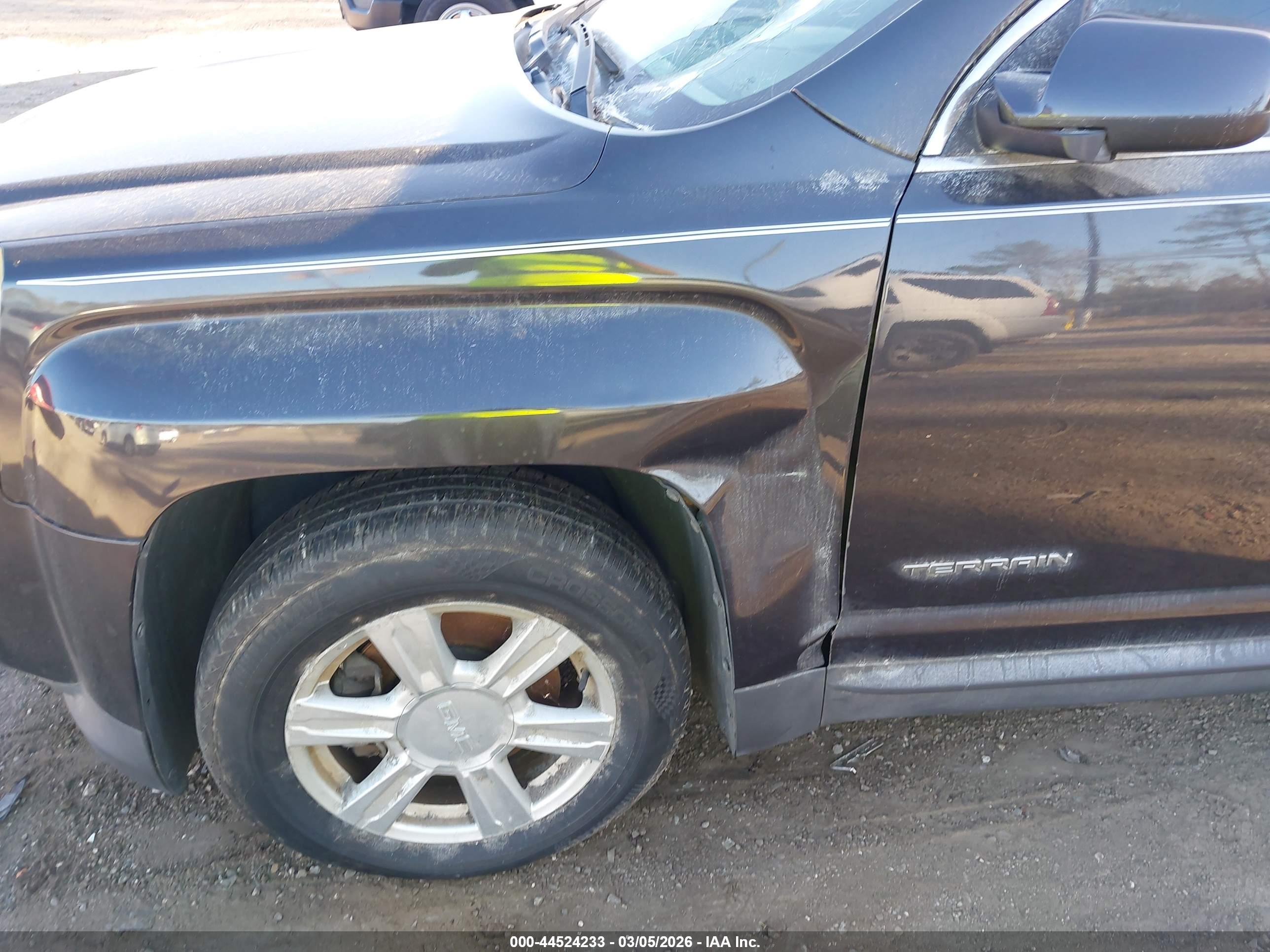 GMC TERRAIN image 6
