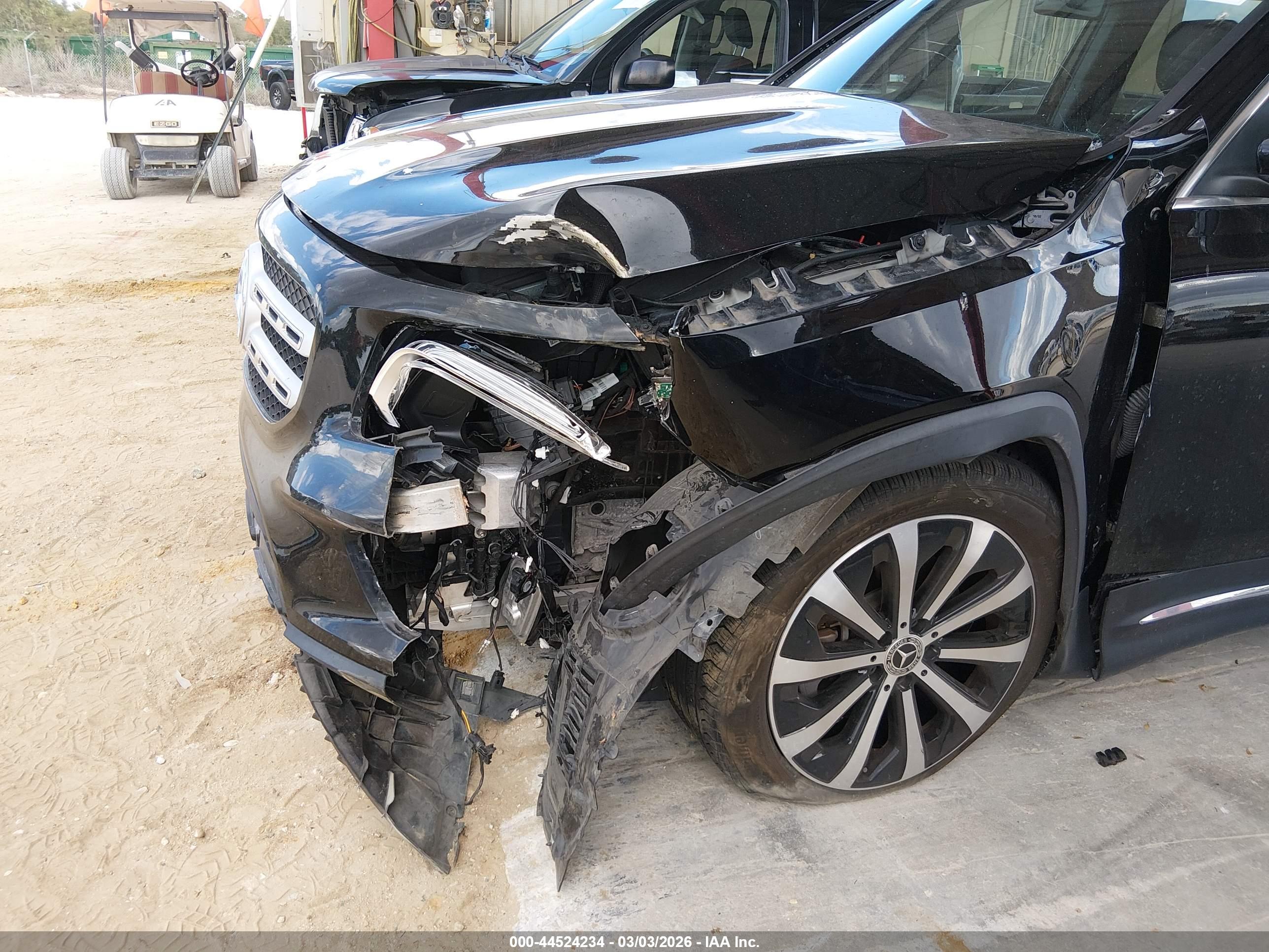 MERCEDES-BENZ GLB image 6