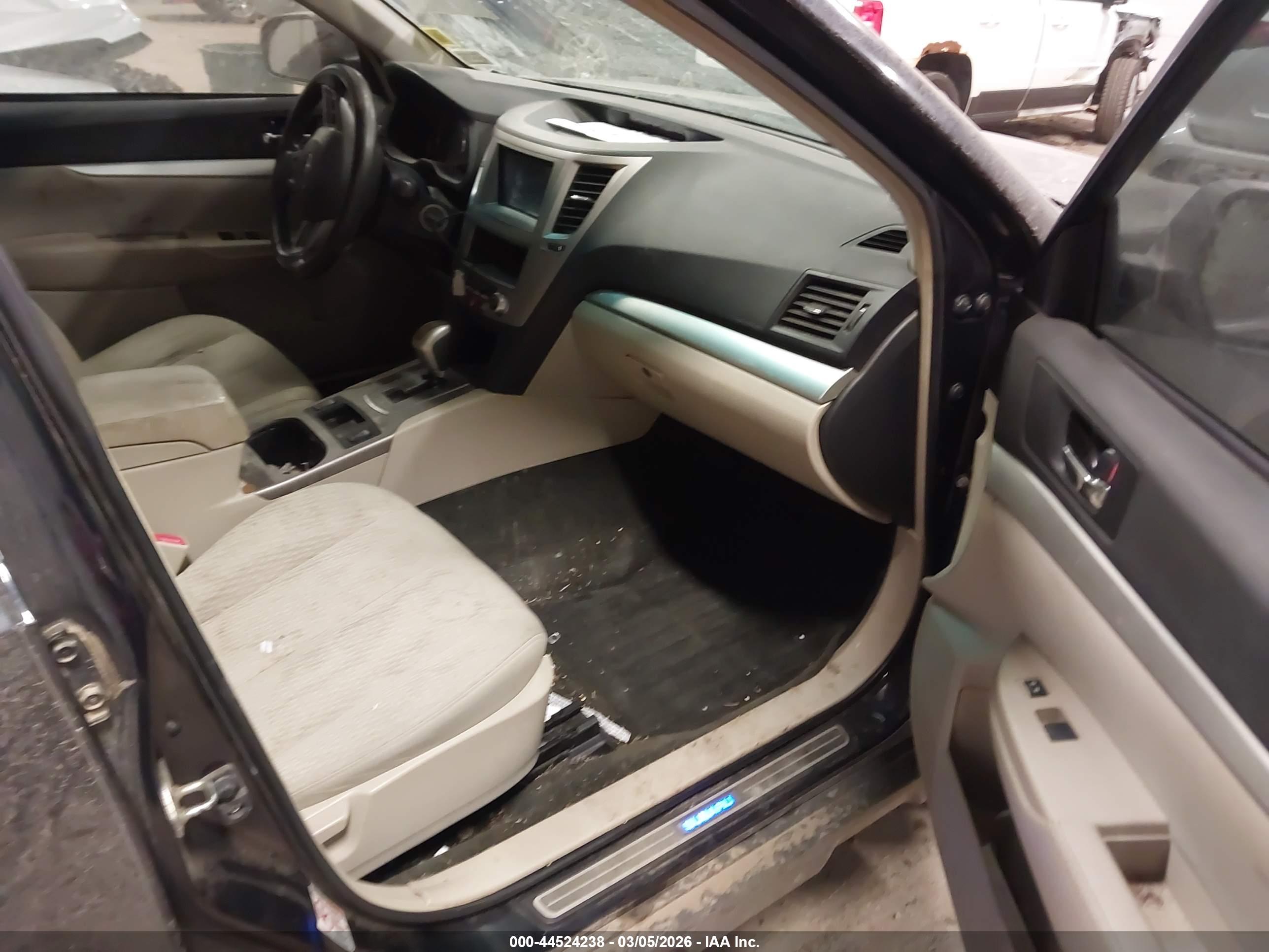 SUBARU OUTBACK image 5