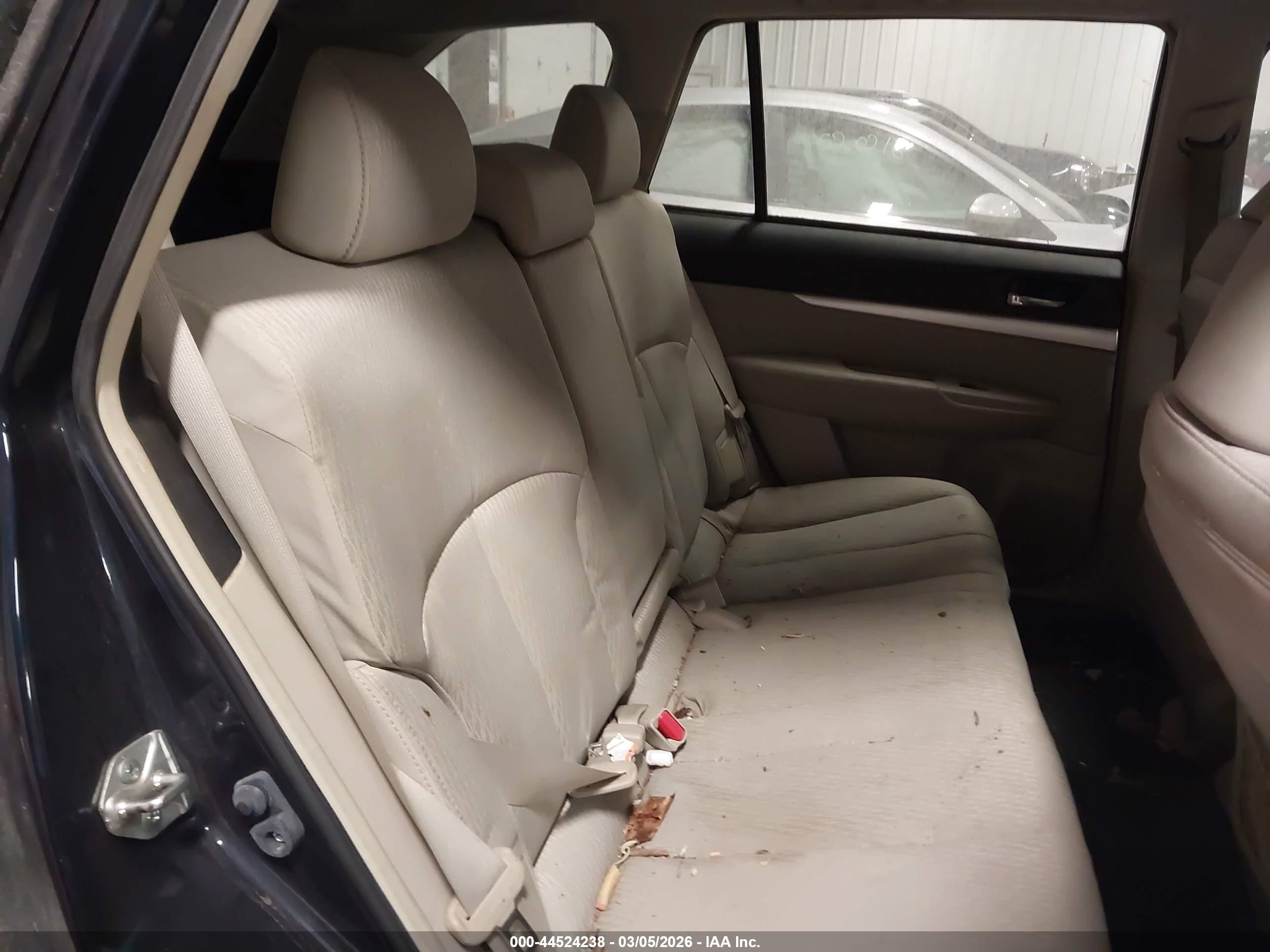 SUBARU OUTBACK image 8