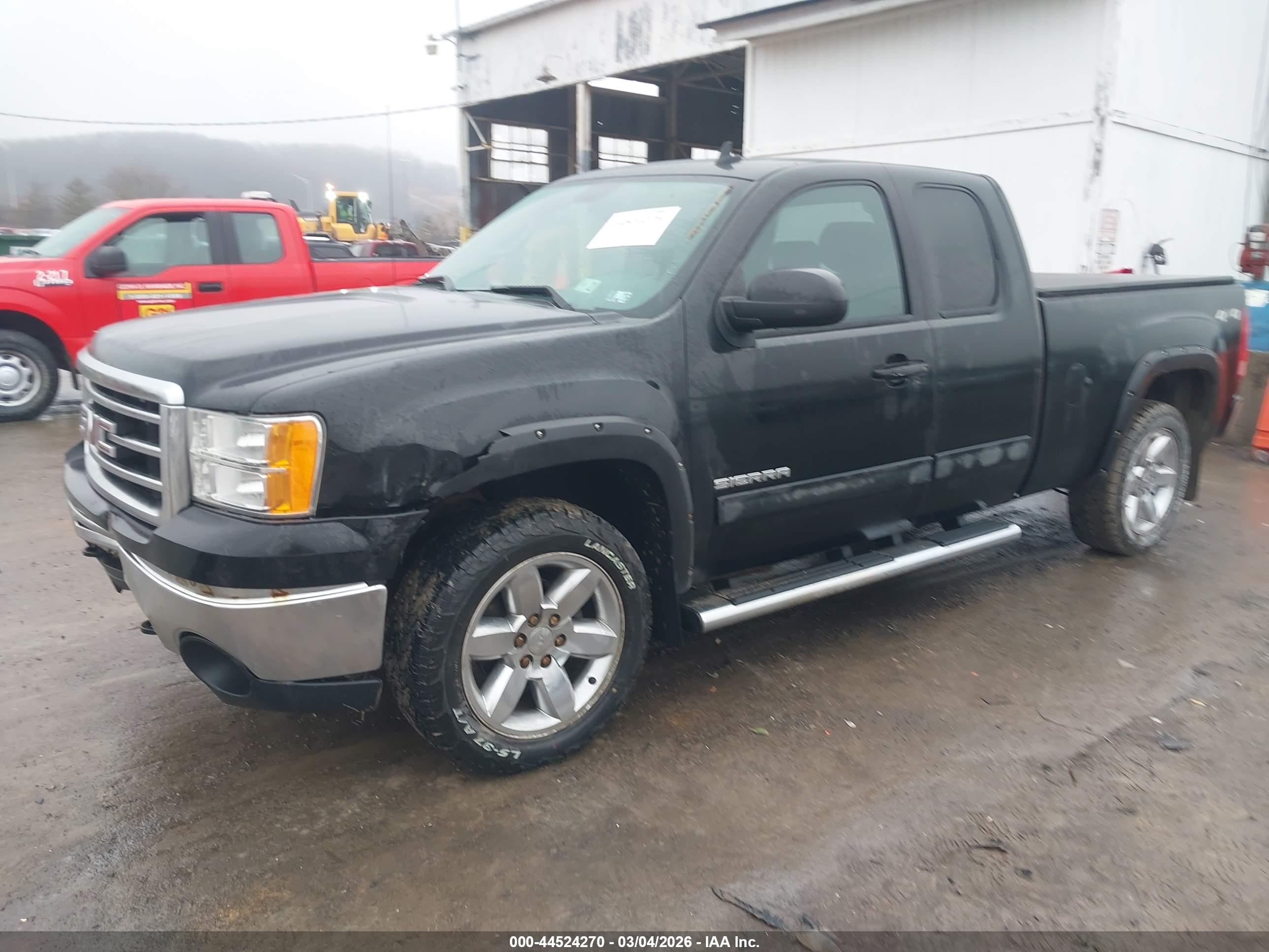 GMC SIERRA image 2