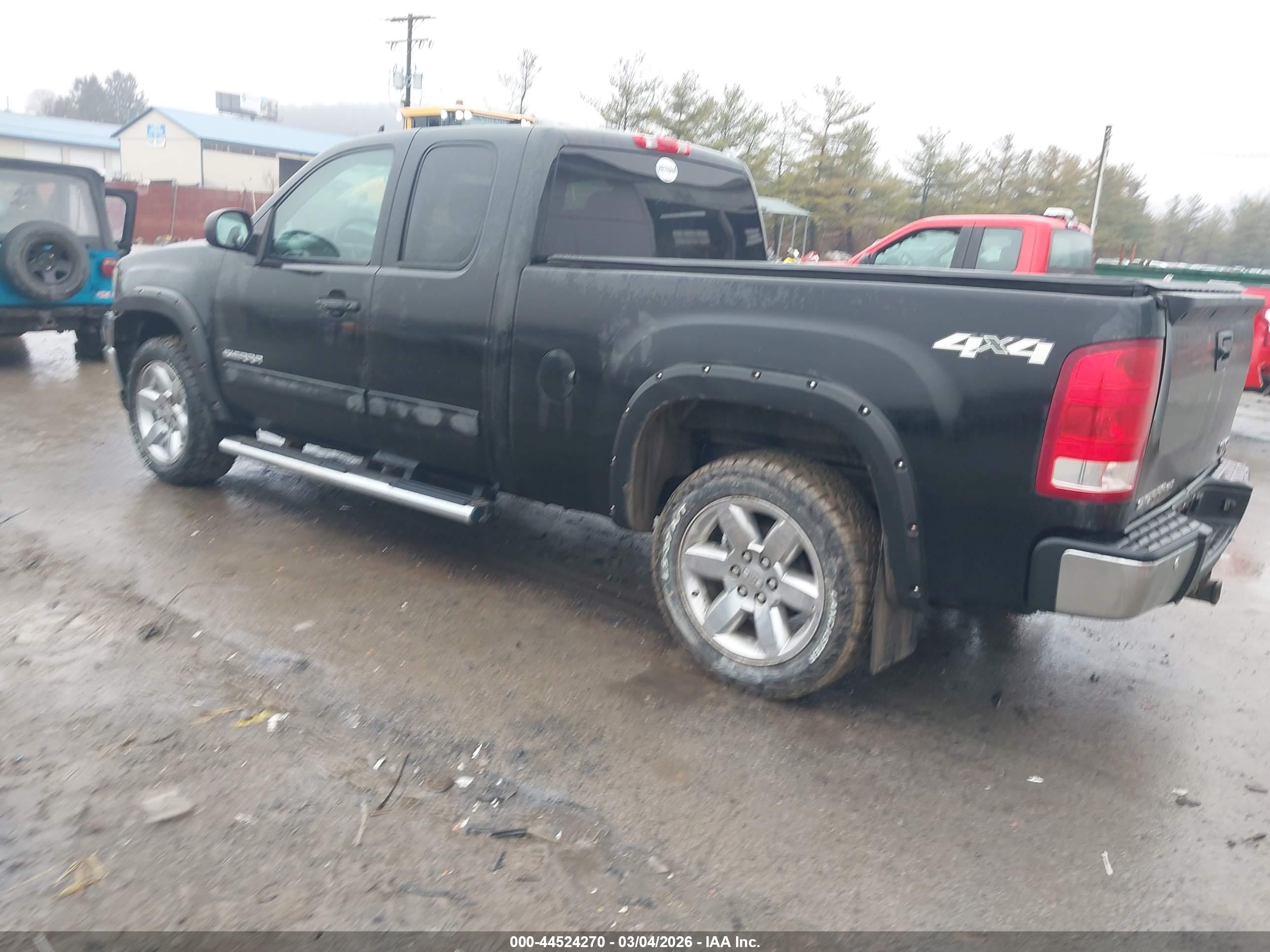 GMC SIERRA image 3