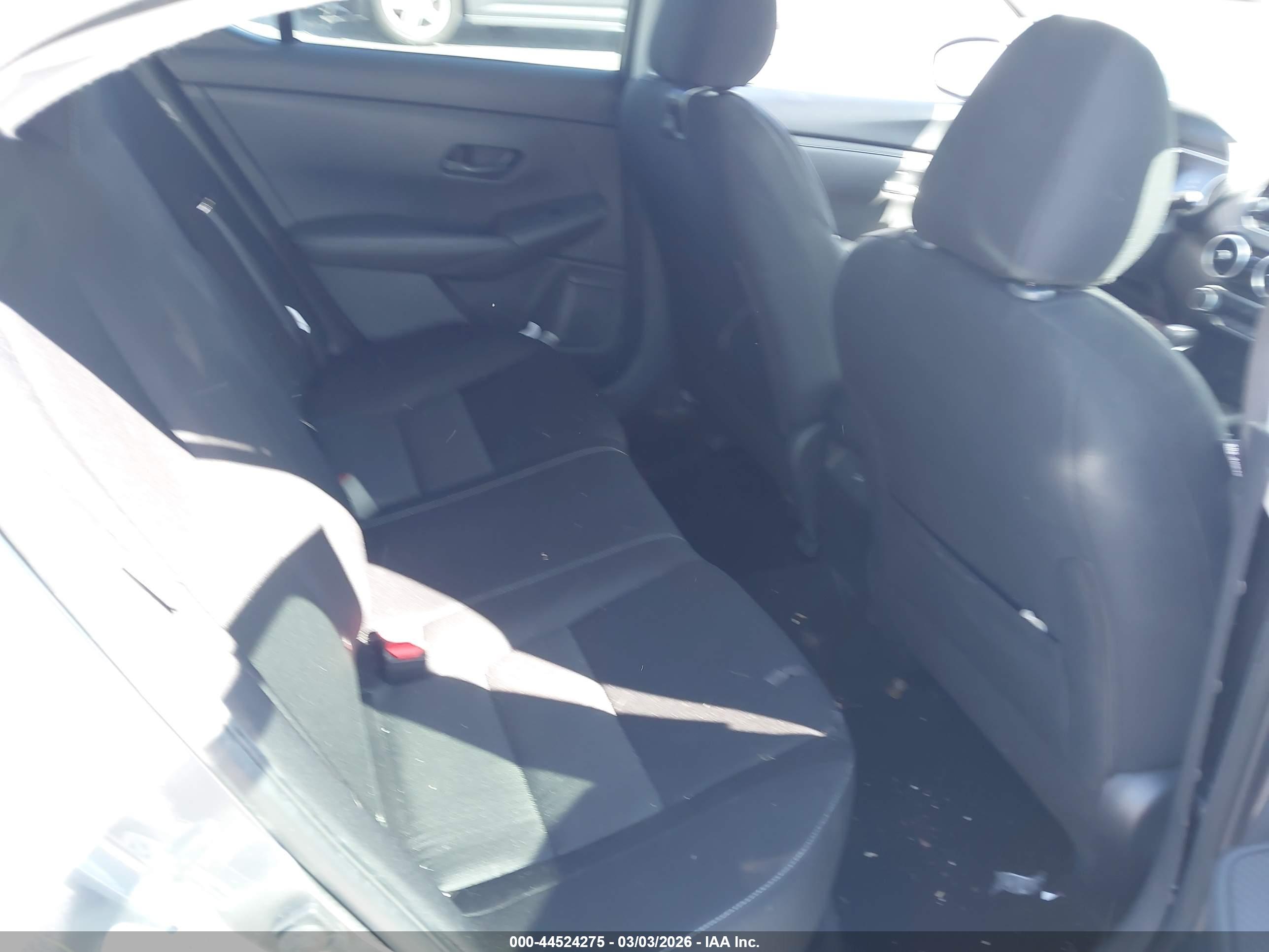 NISSAN SENTRA image 8