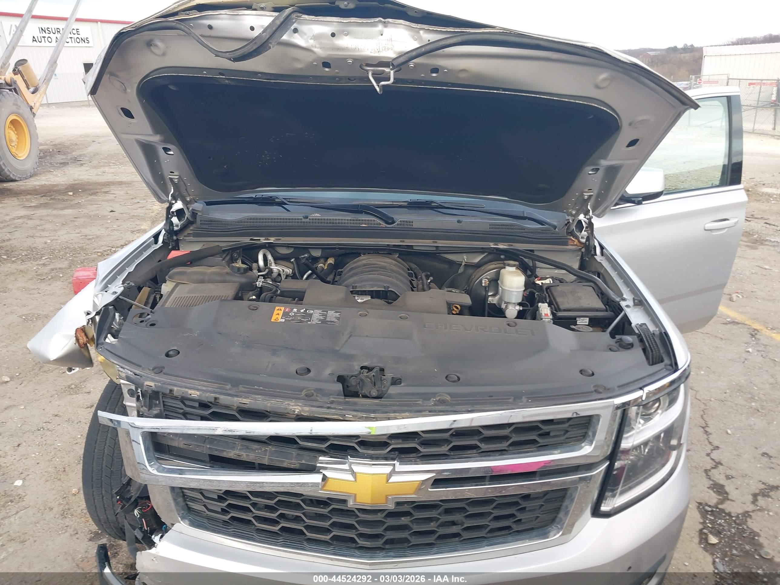 CHEVROLET SUBURBAN image 10