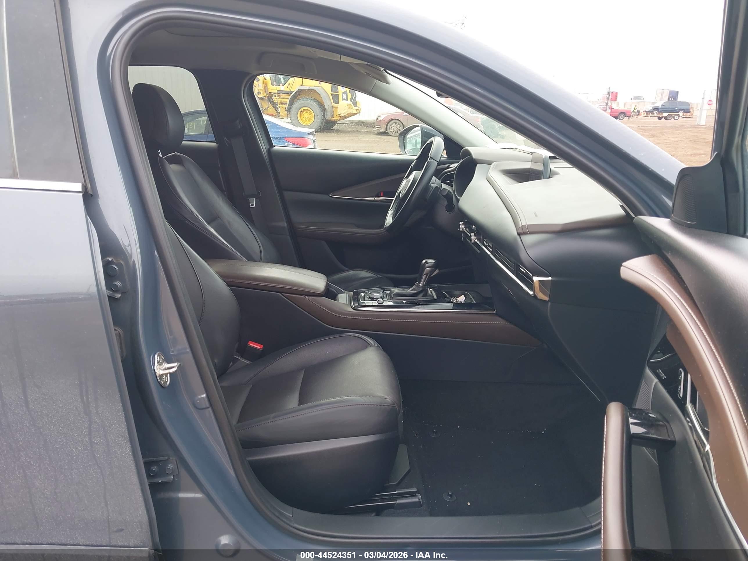MAZDA CX-30 image 5