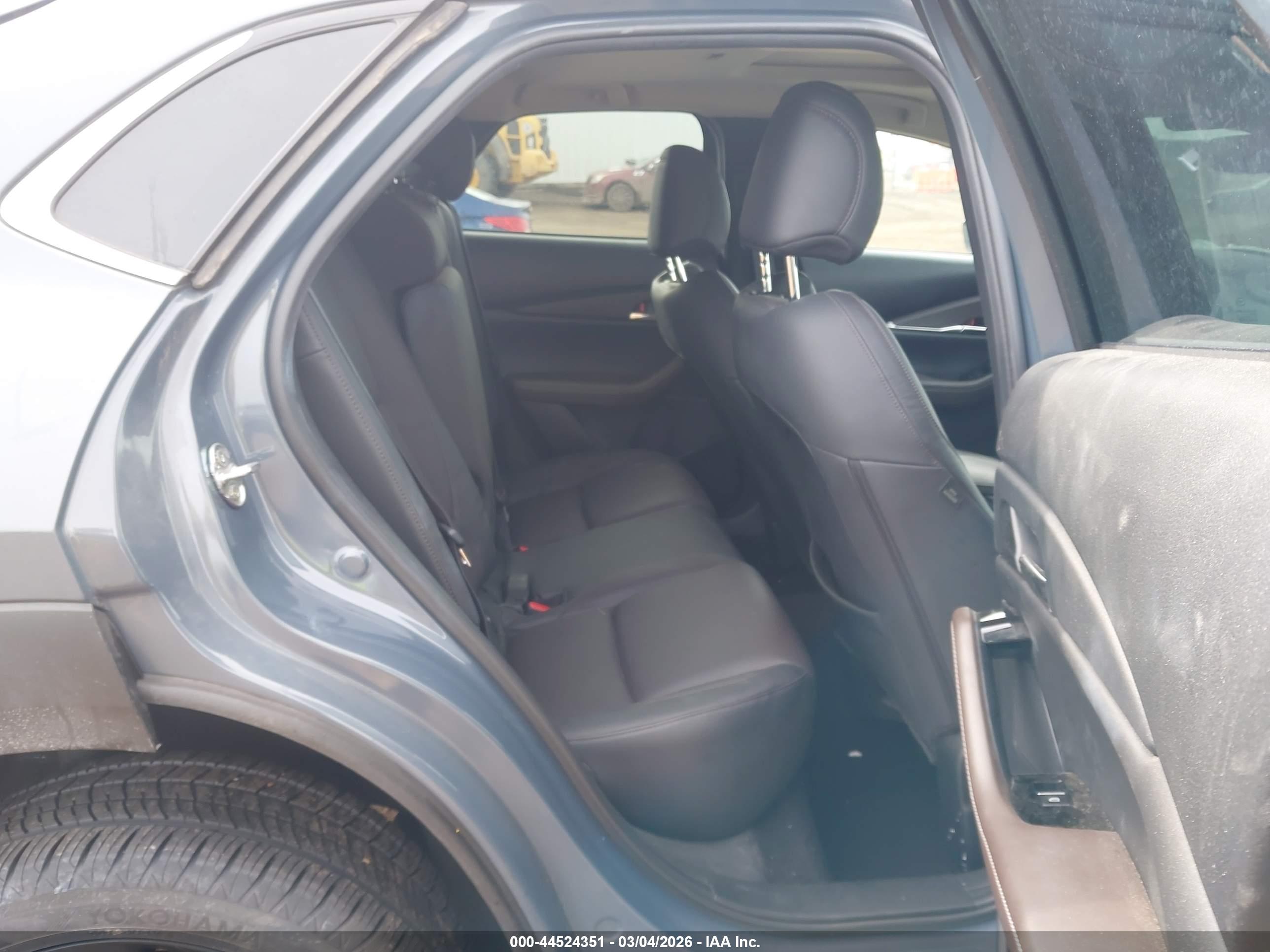 MAZDA CX-30 image 8