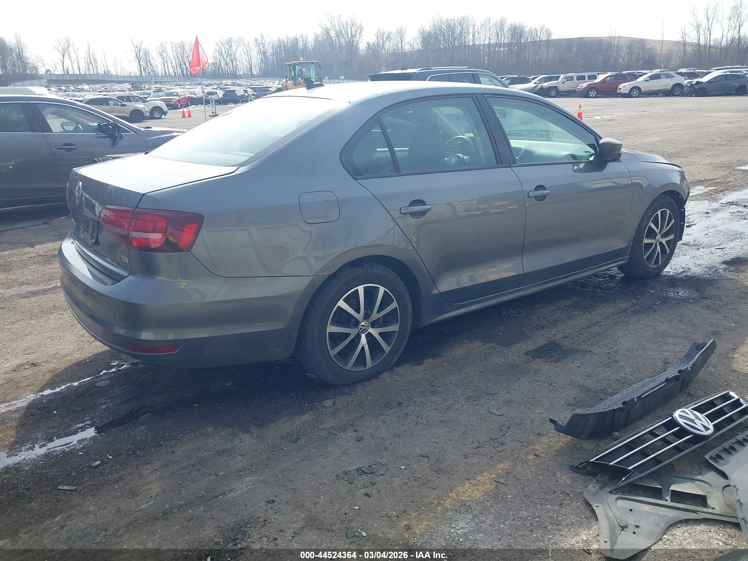 VOLKSWAGEN JETTA image 4