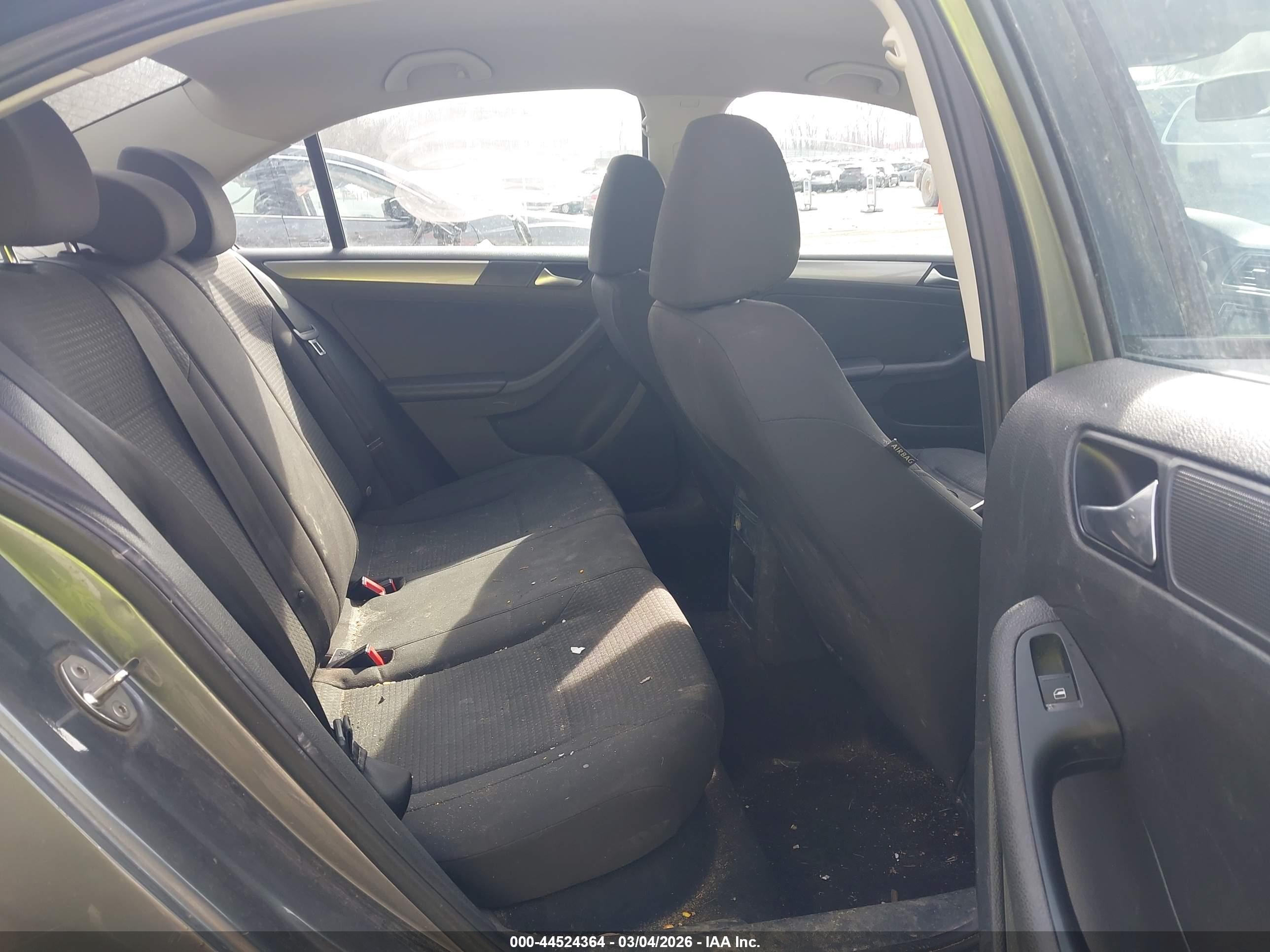 VOLKSWAGEN JETTA image 8