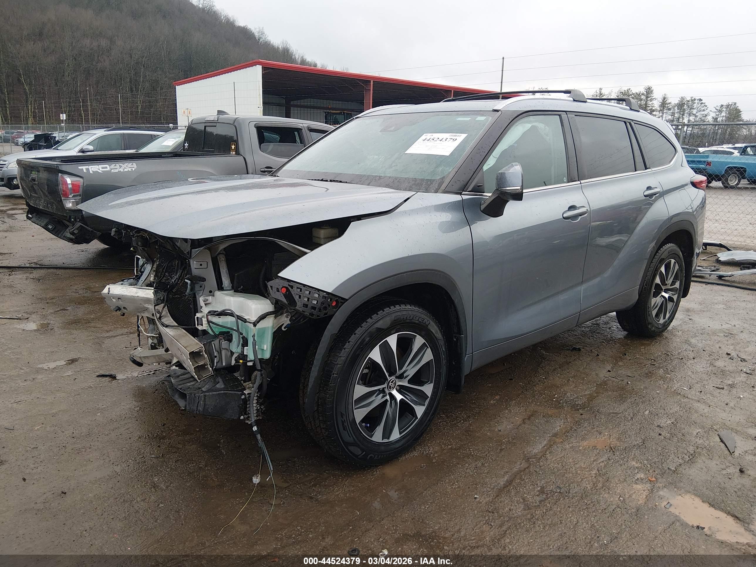 TOYOTA HIGHLANDER image 2