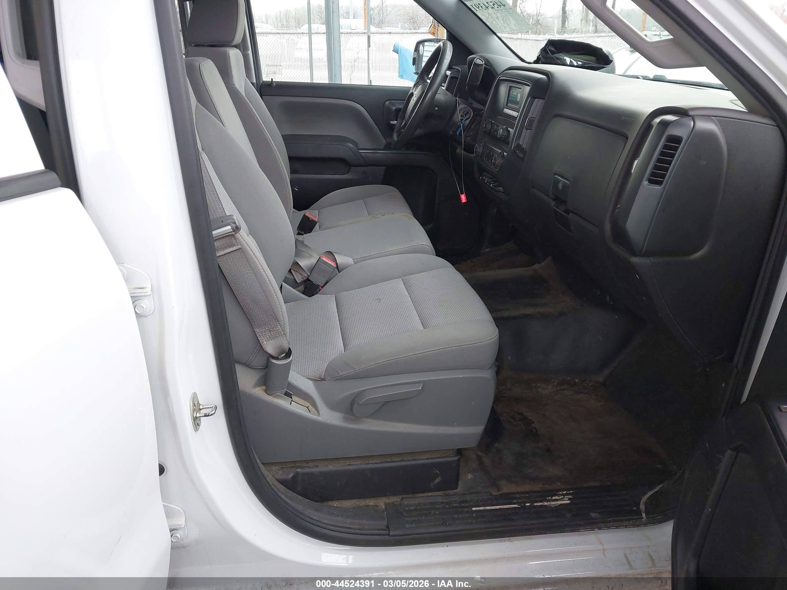CHEVROLET SILVERADO image 5