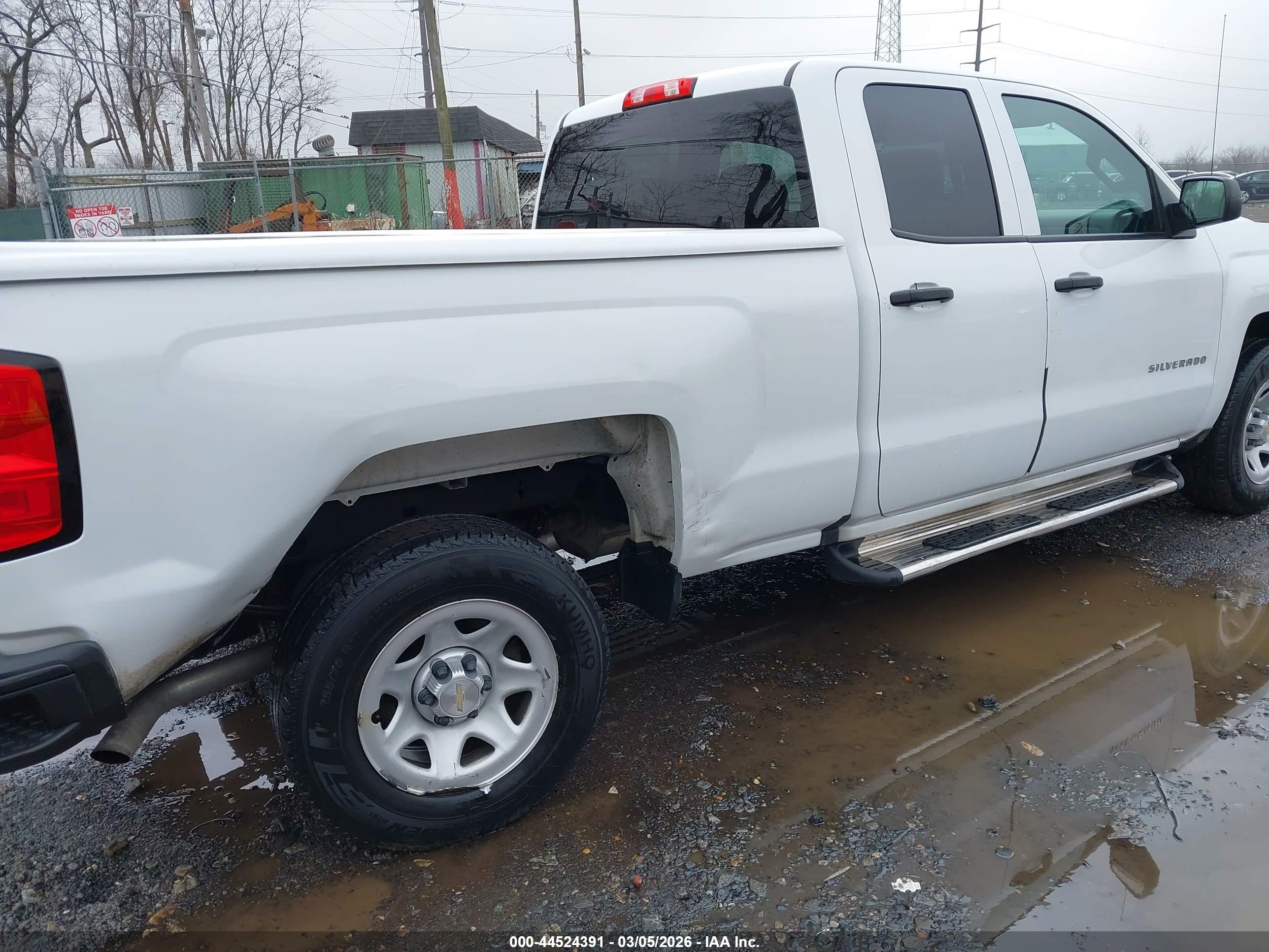 CHEVROLET SILVERADO image 6