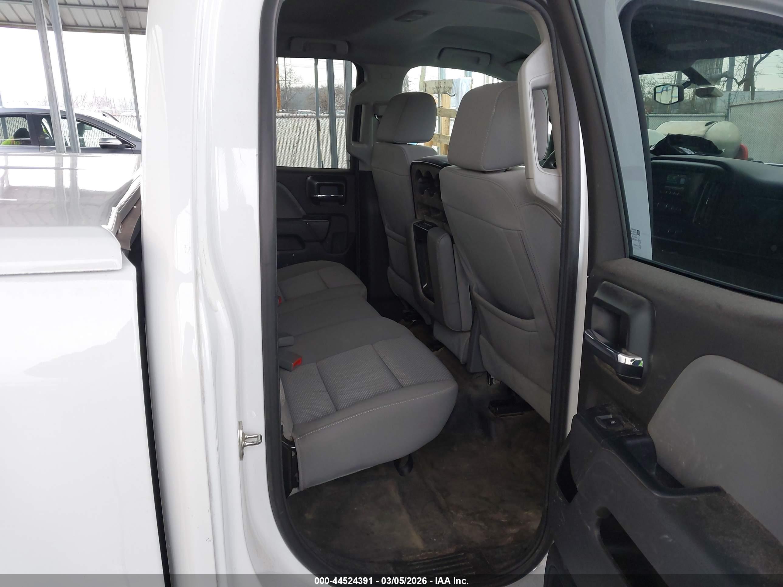 CHEVROLET SILVERADO image 8