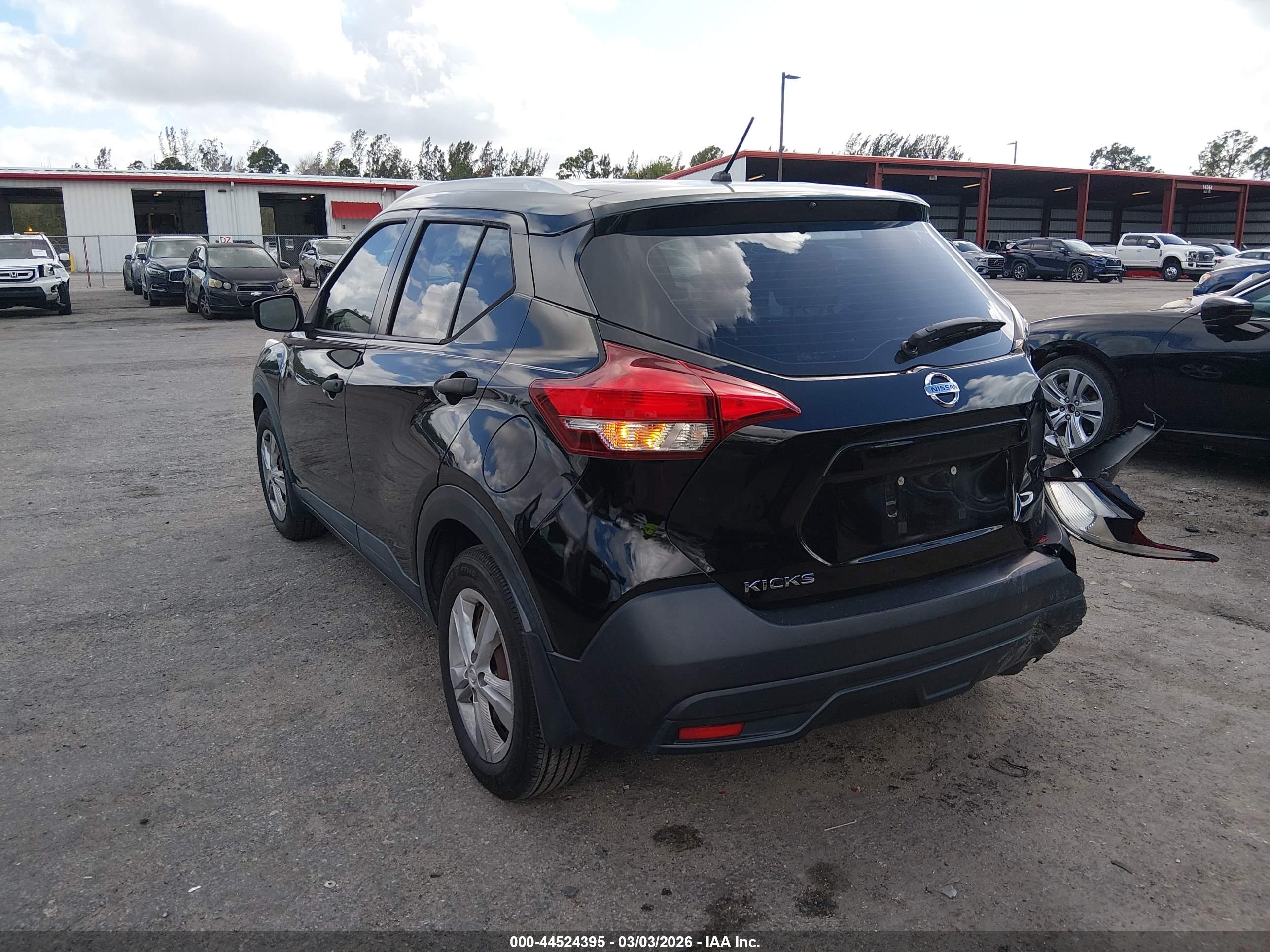 NISSAN KICKS image 3