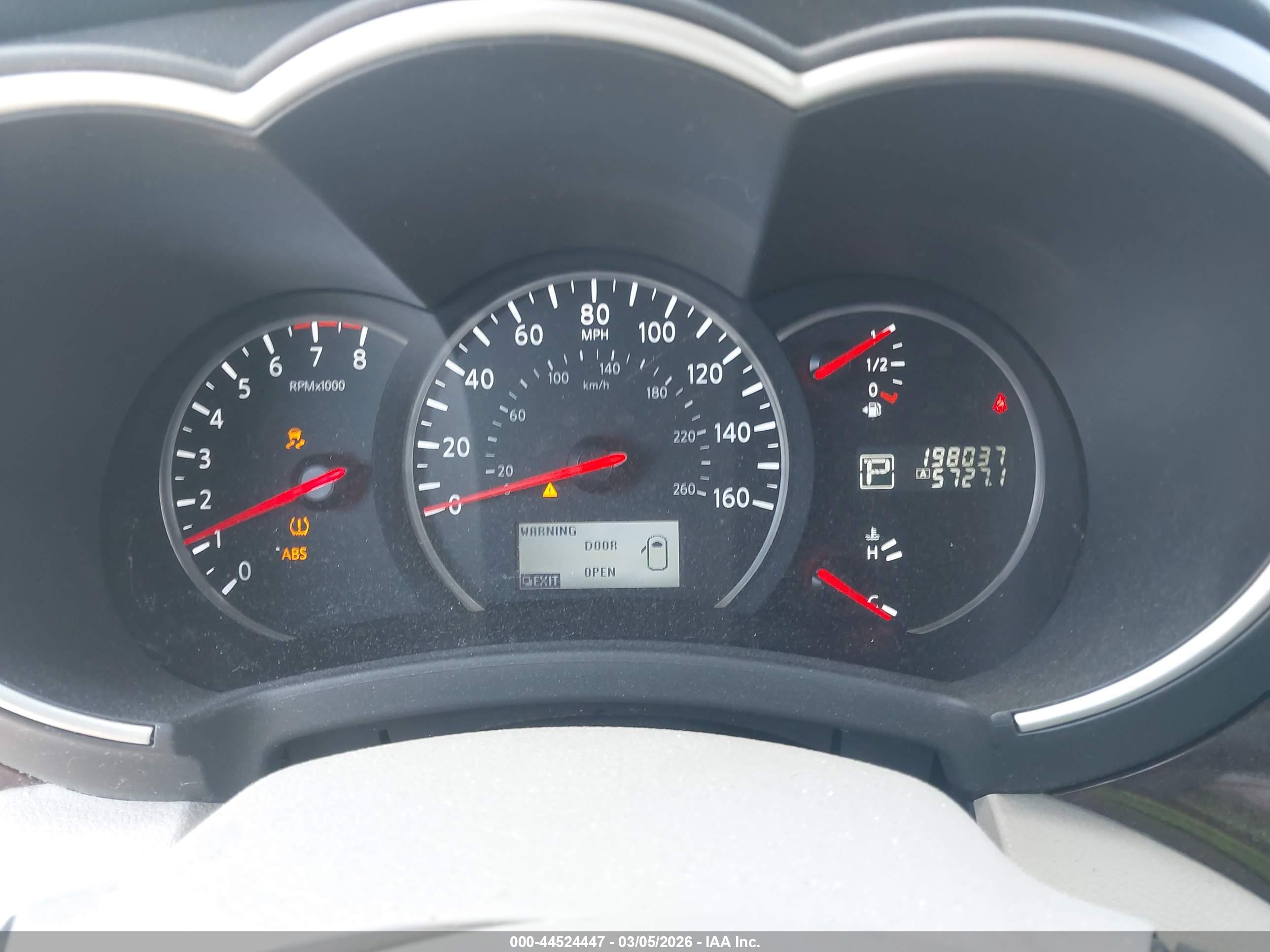 NISSAN QUEST image 7