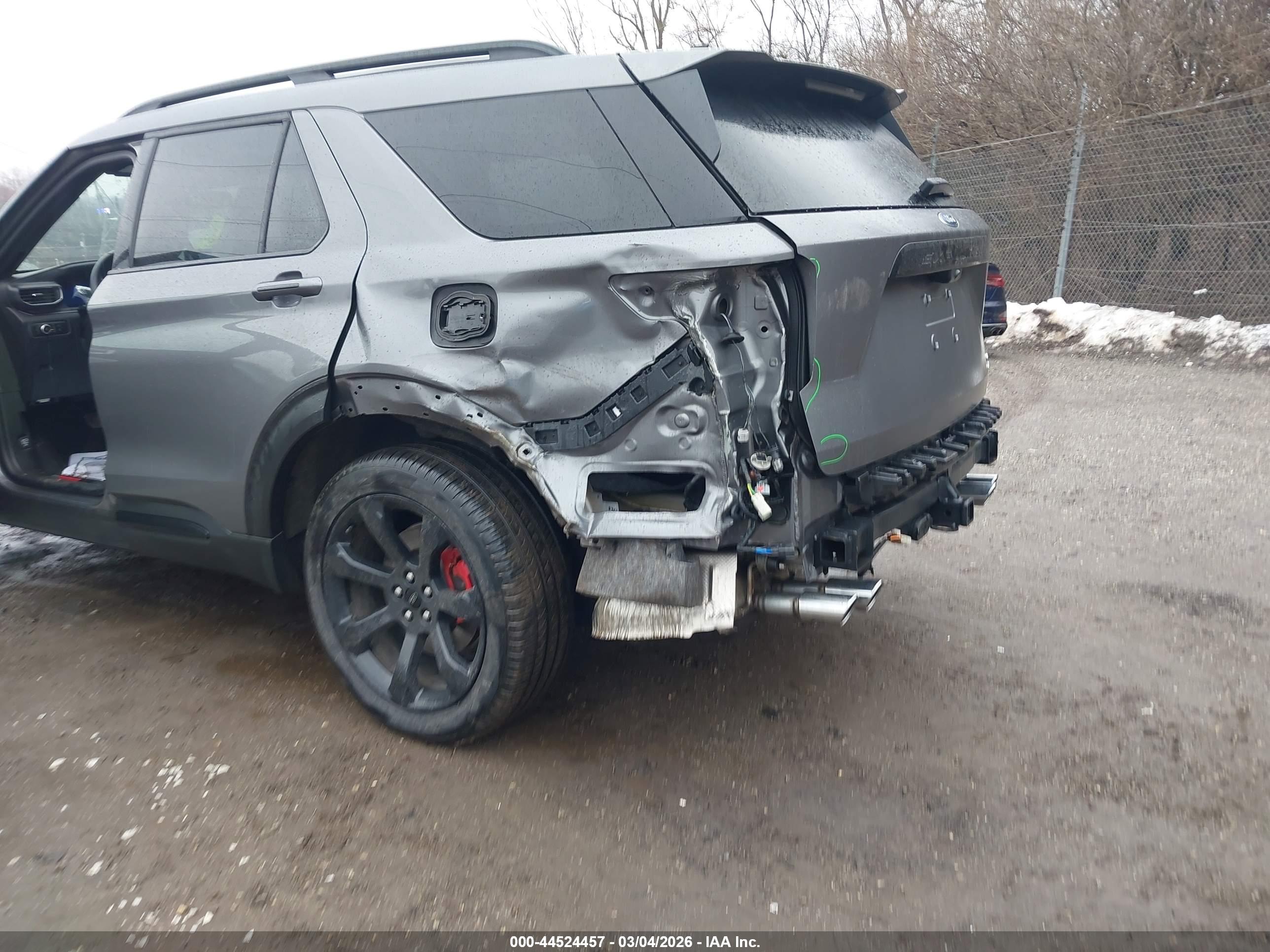 FORD EXPLORER image 6