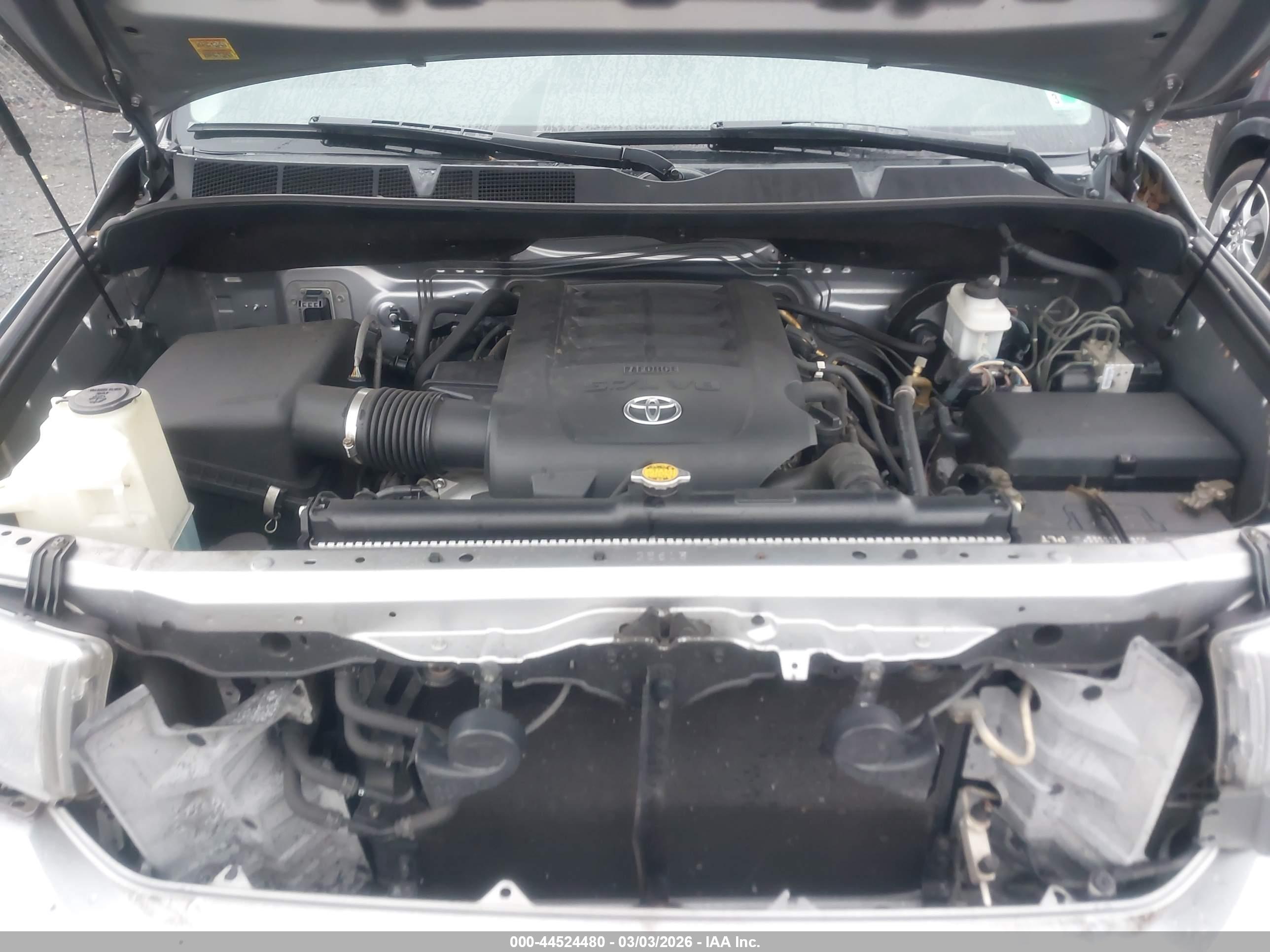 TOYOTA TUNDRA image 10