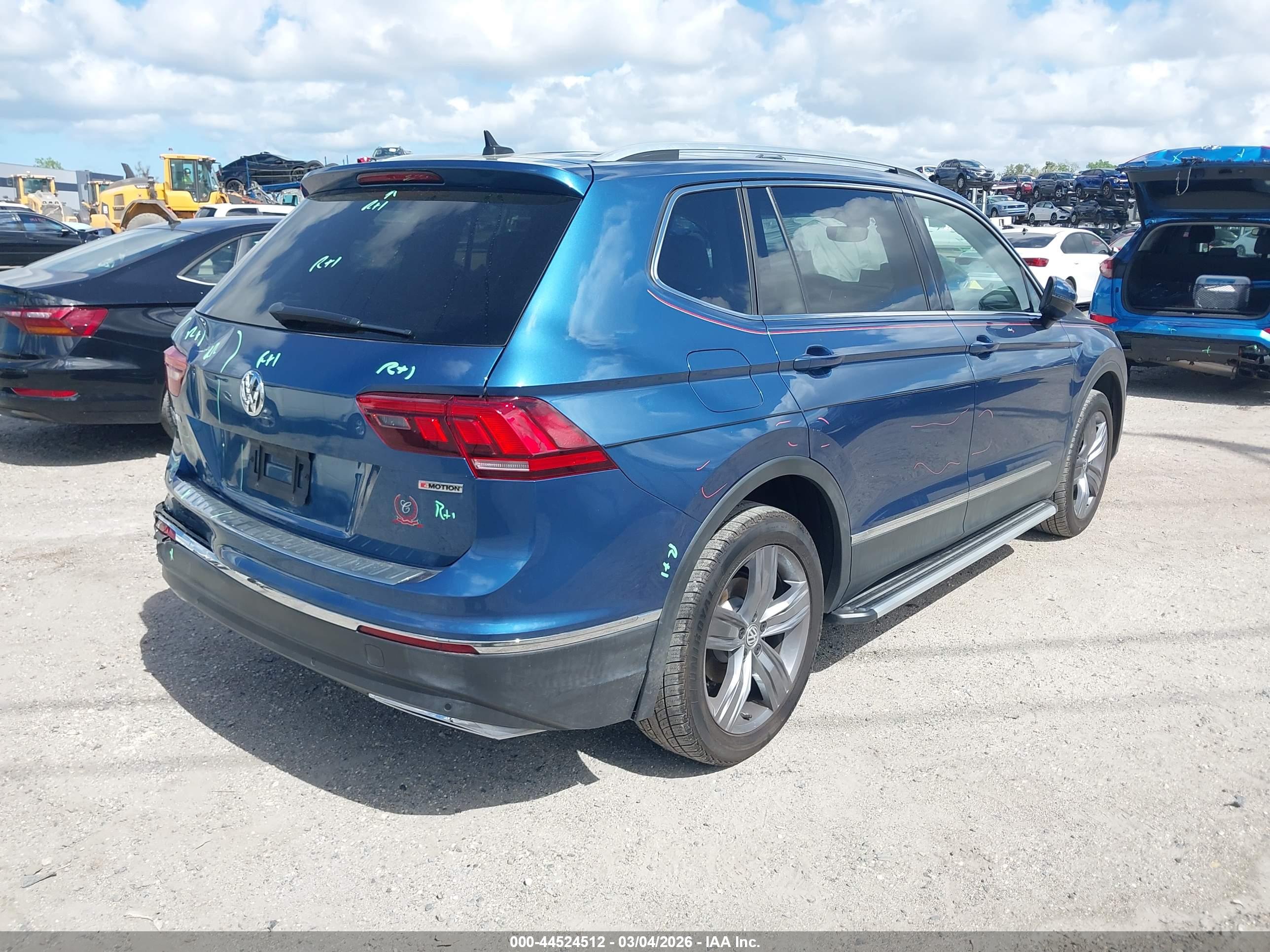 VOLKSWAGEN TIGUAN image 4