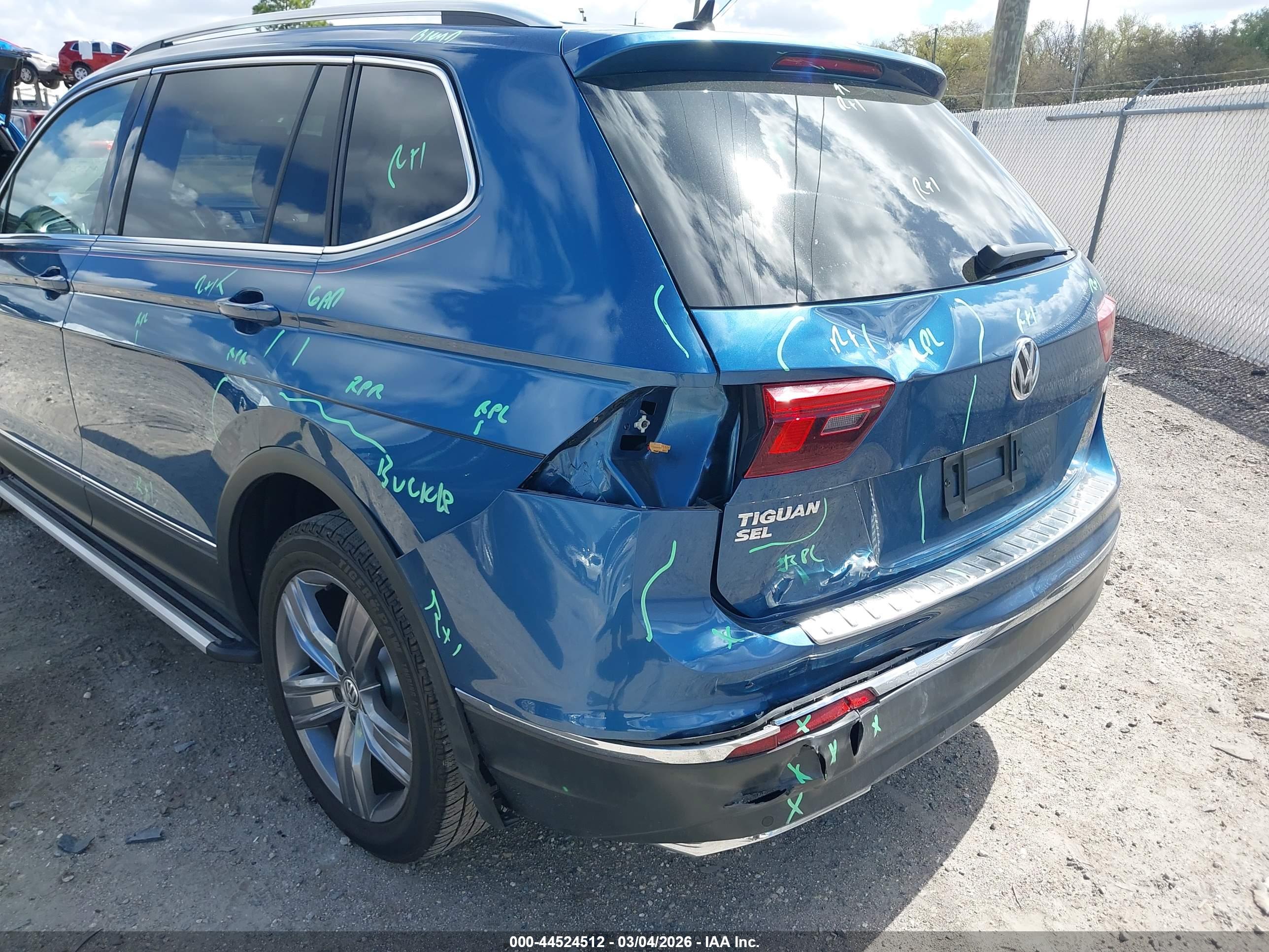 VOLKSWAGEN TIGUAN image 6