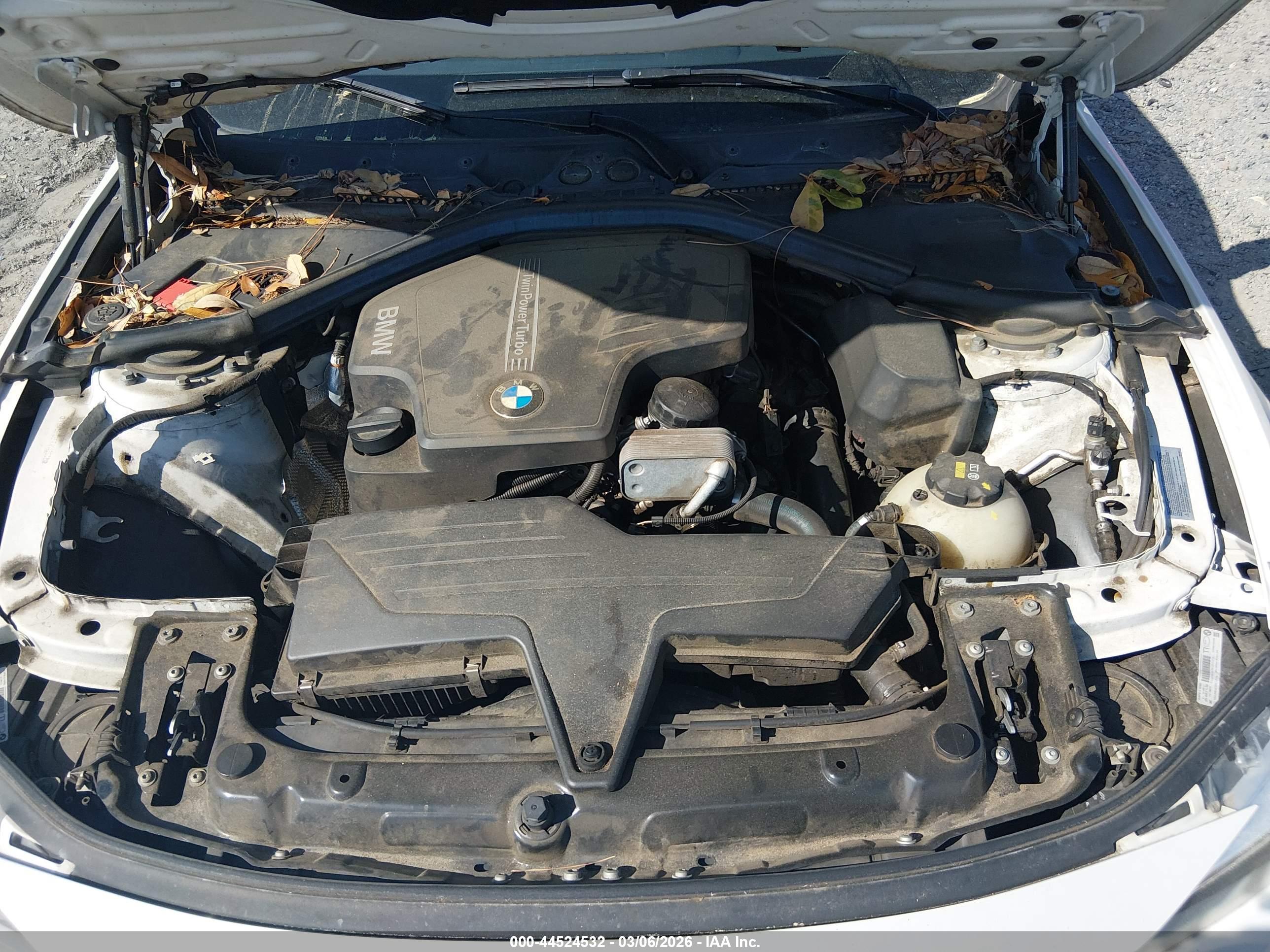 BMW 320I image 10