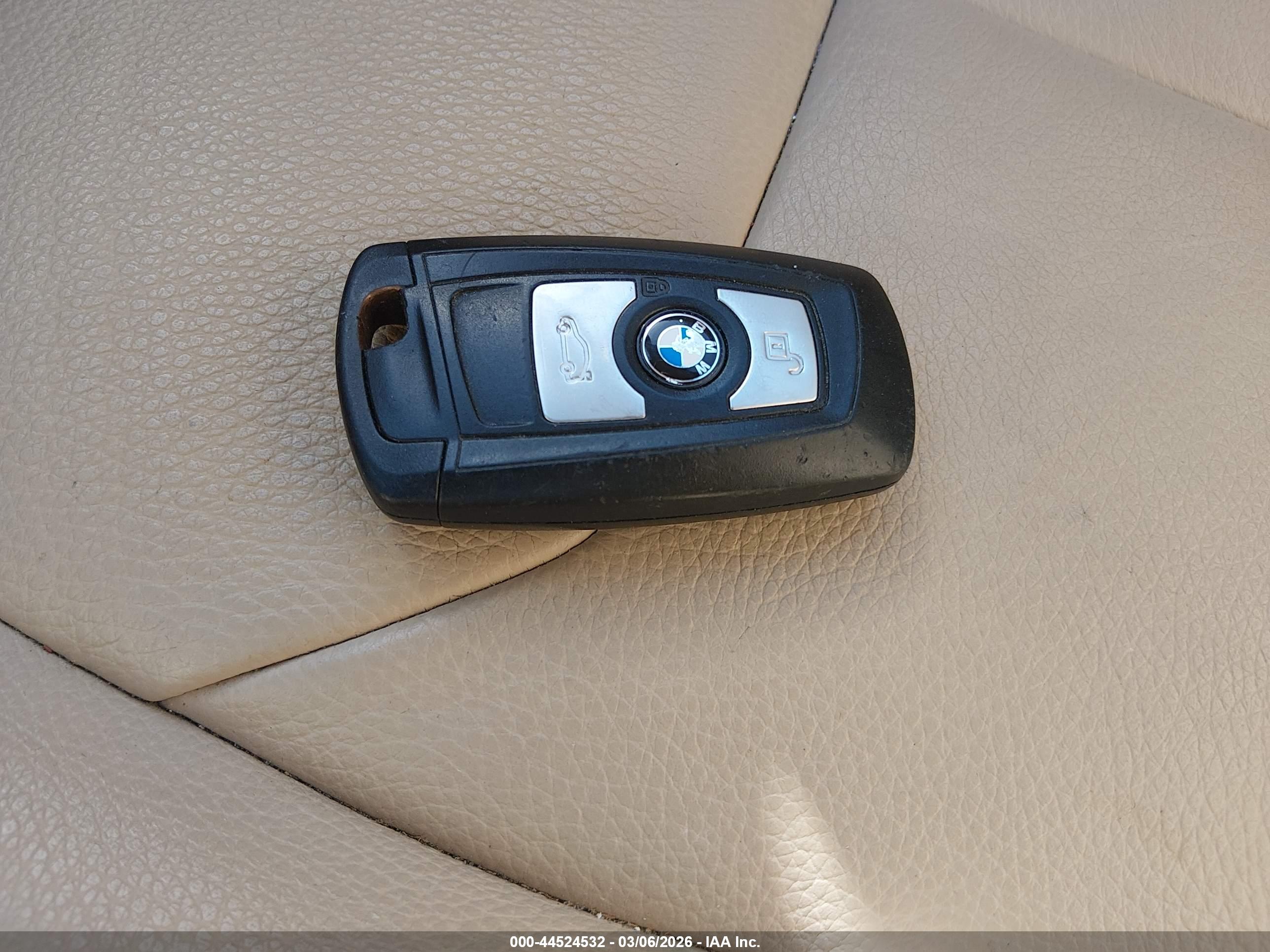BMW 320I image 11