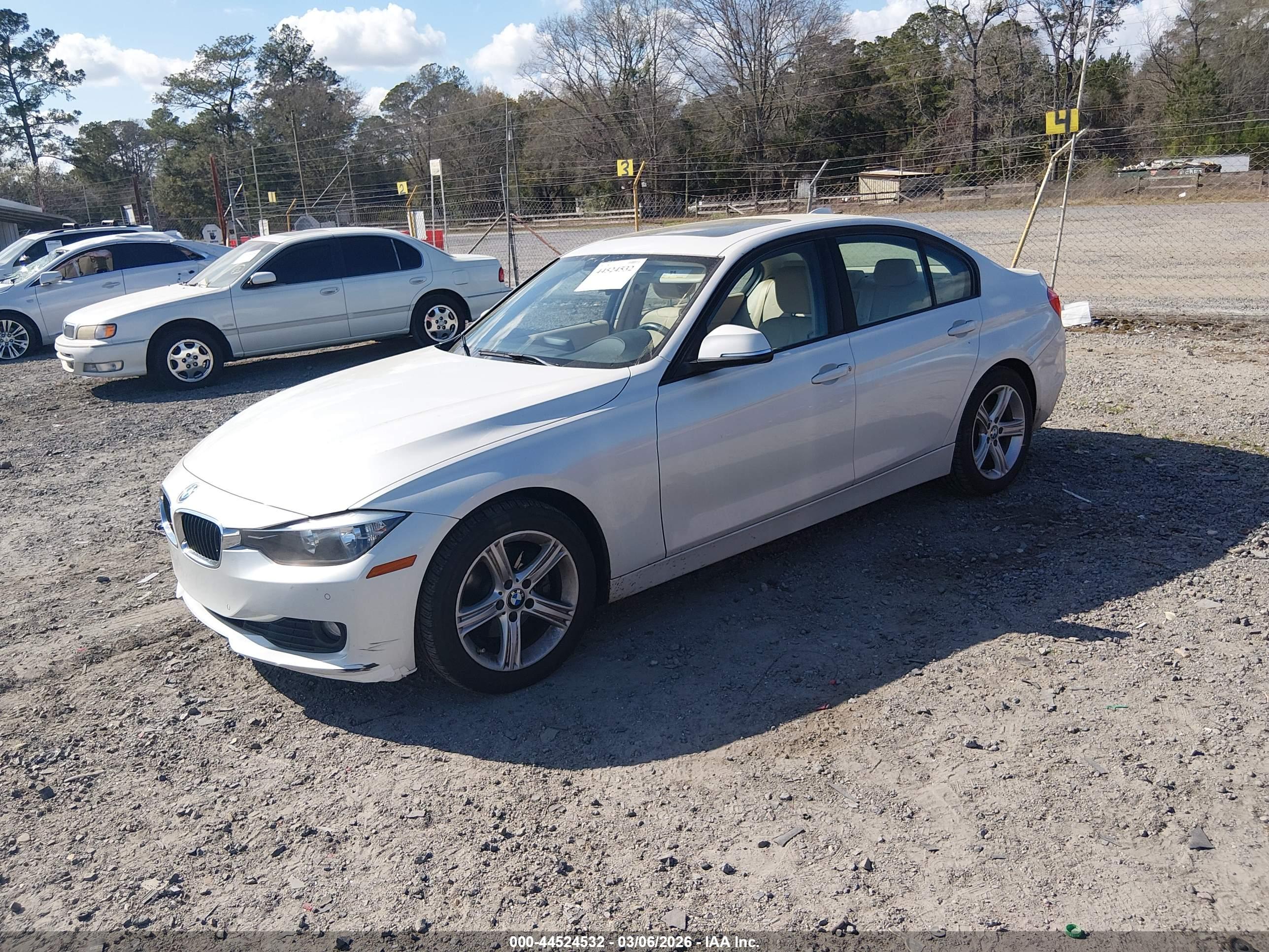 BMW 320I image 2