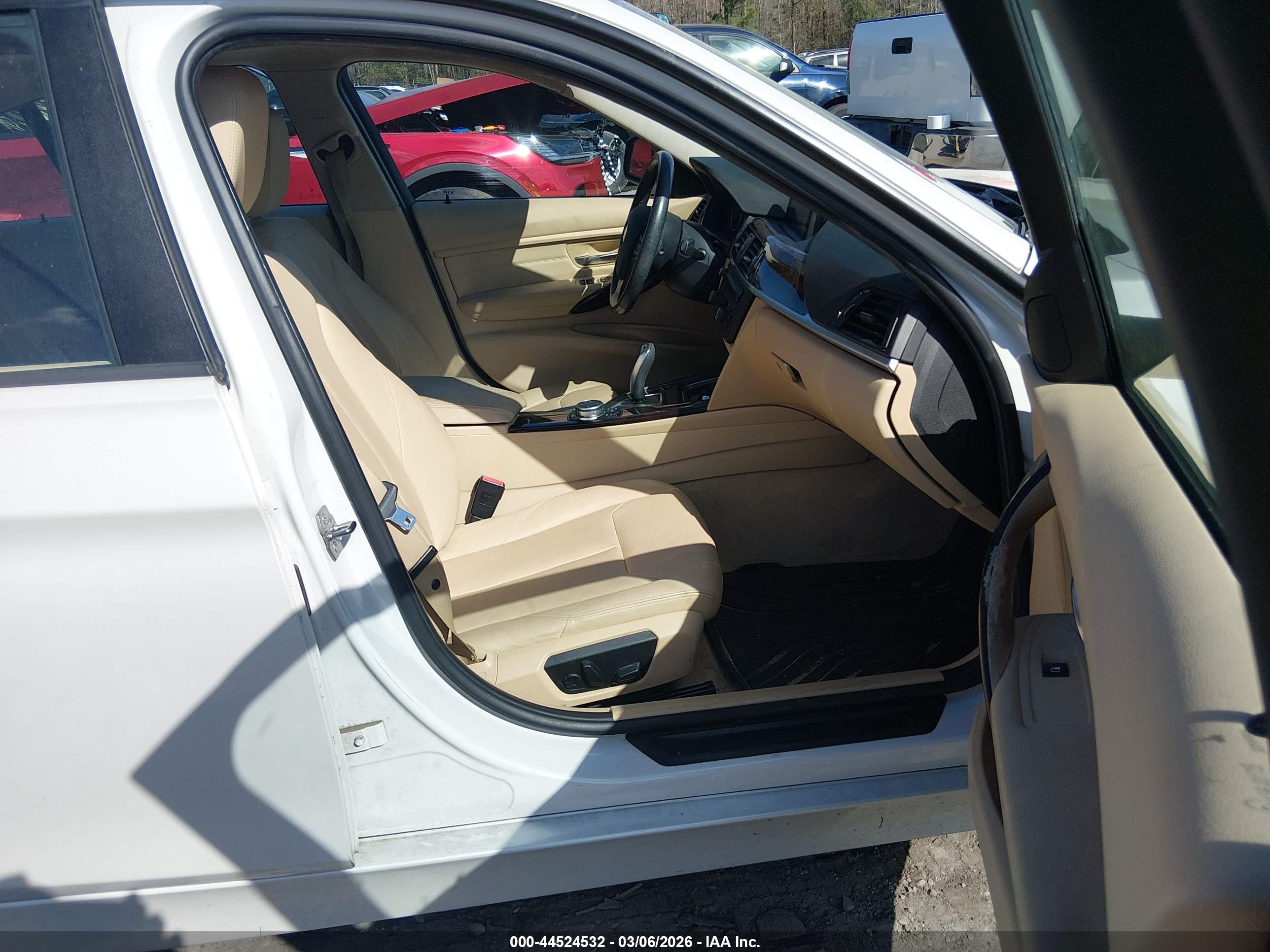 BMW 320I image 5